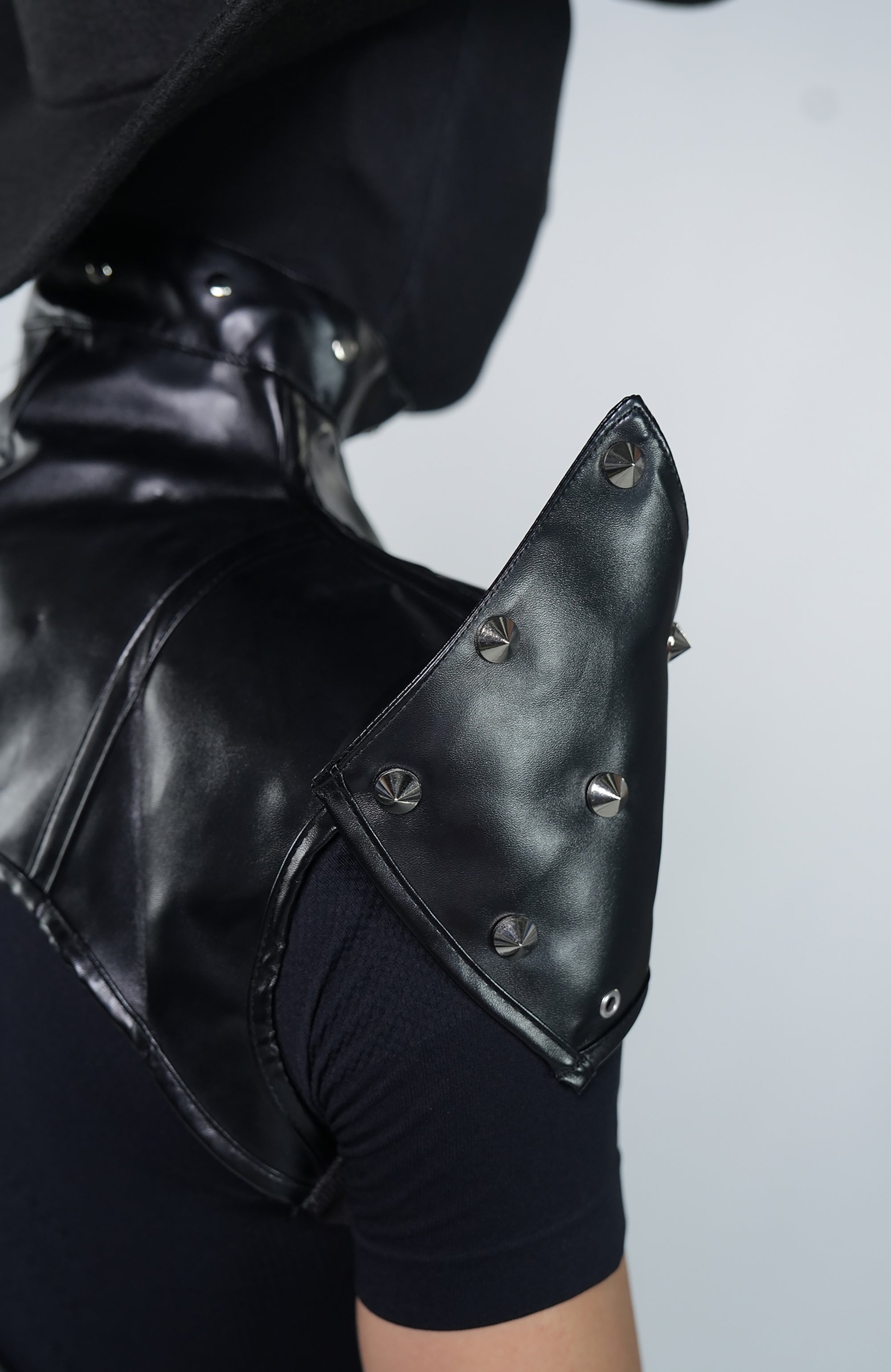 VE2 Studded Shoulder Harness Vest
