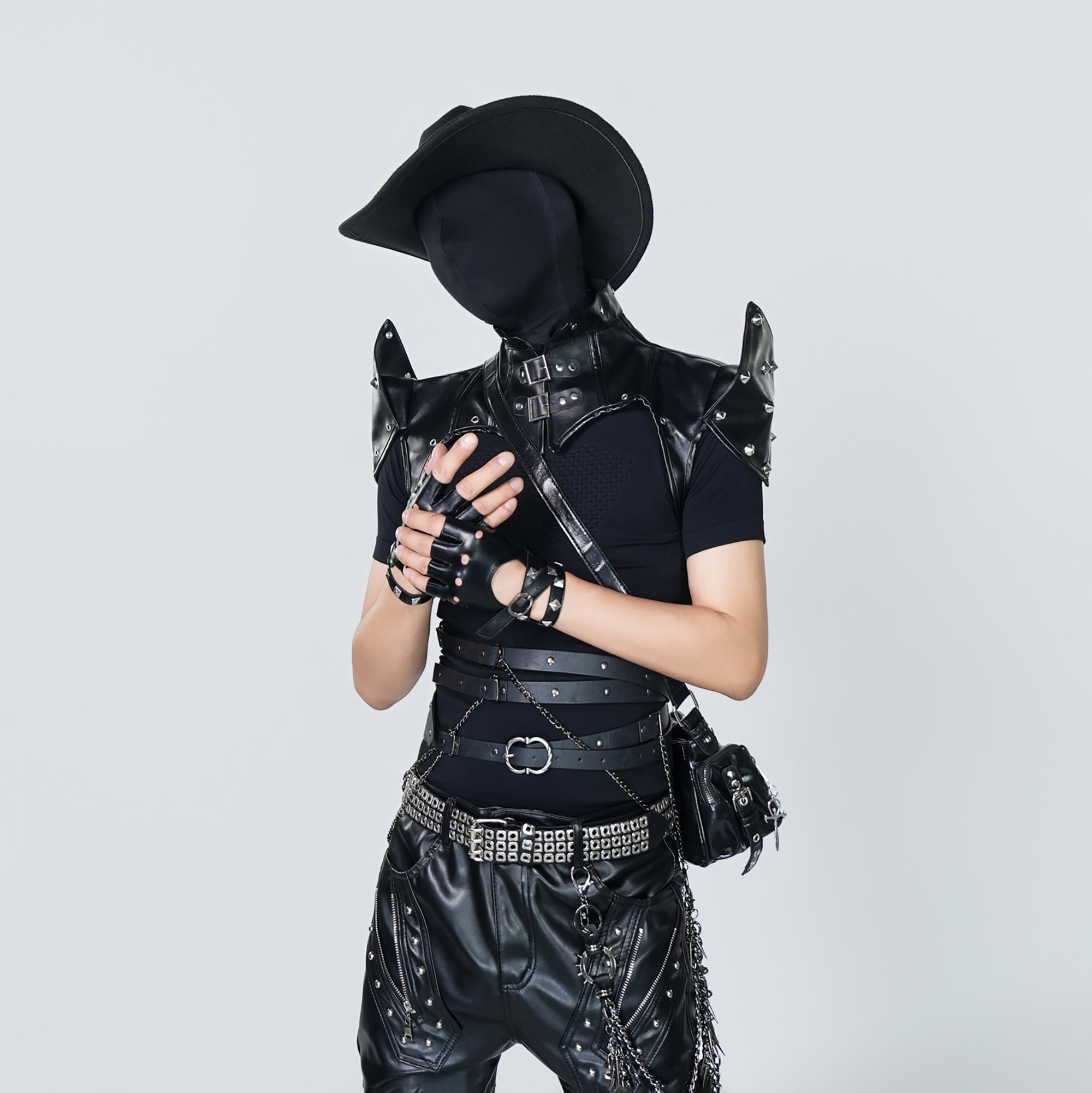 VE2 Studded Shoulder Harness Vest