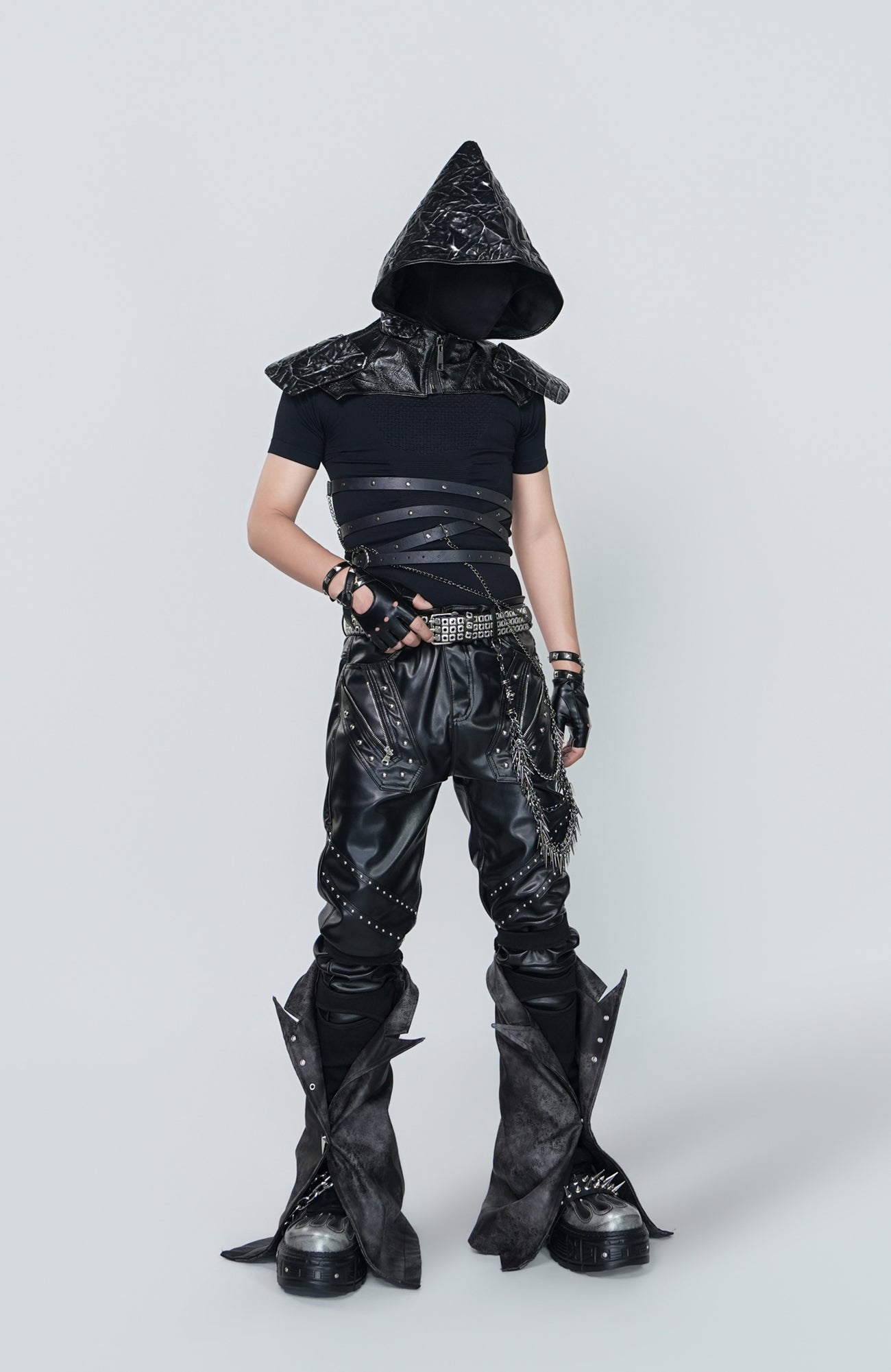 VE2 Crackled Pointed Hood Harness Vest