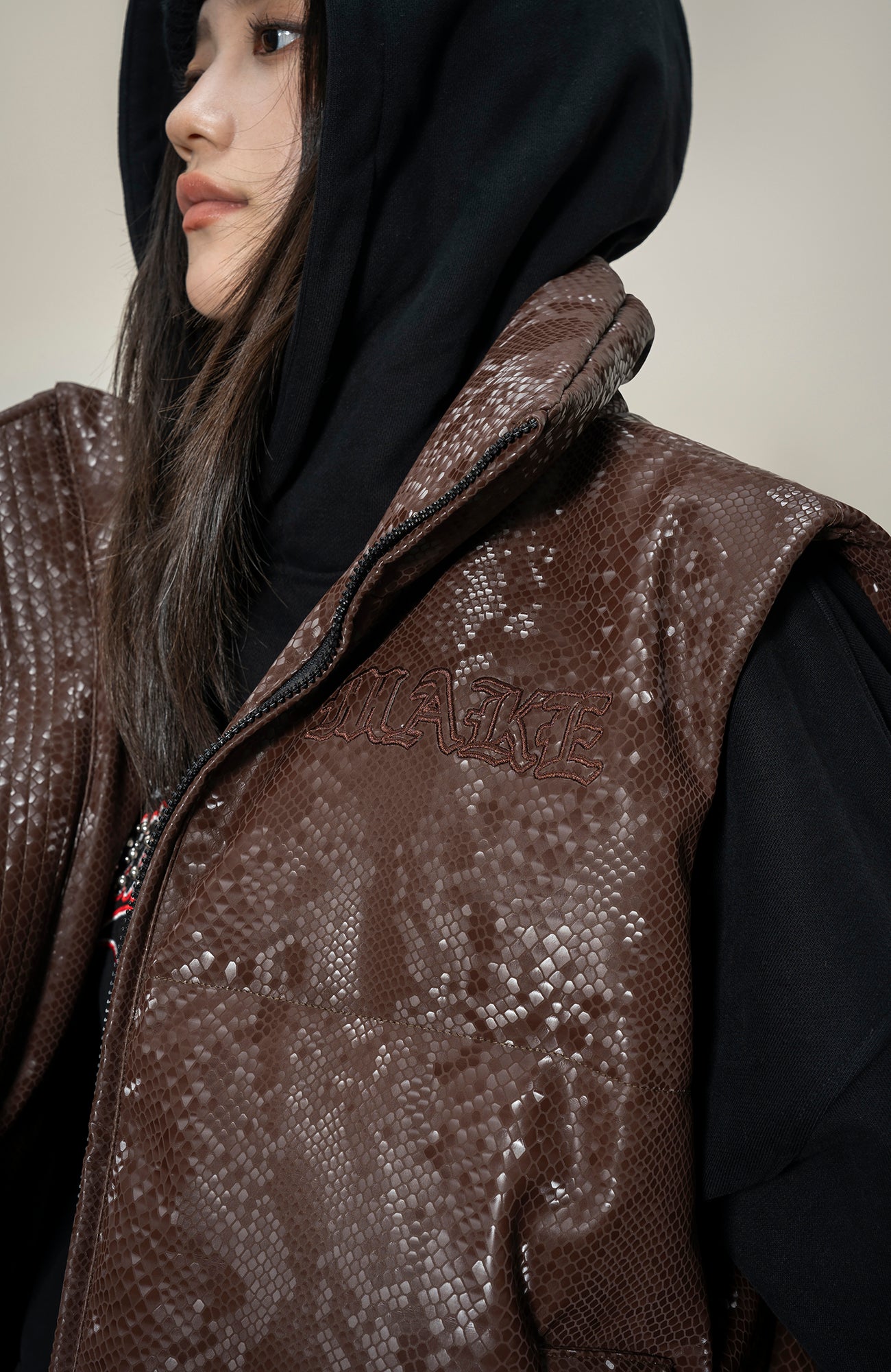 MAKEMORE Scale-Textured PU Embroidered Puffer Vest