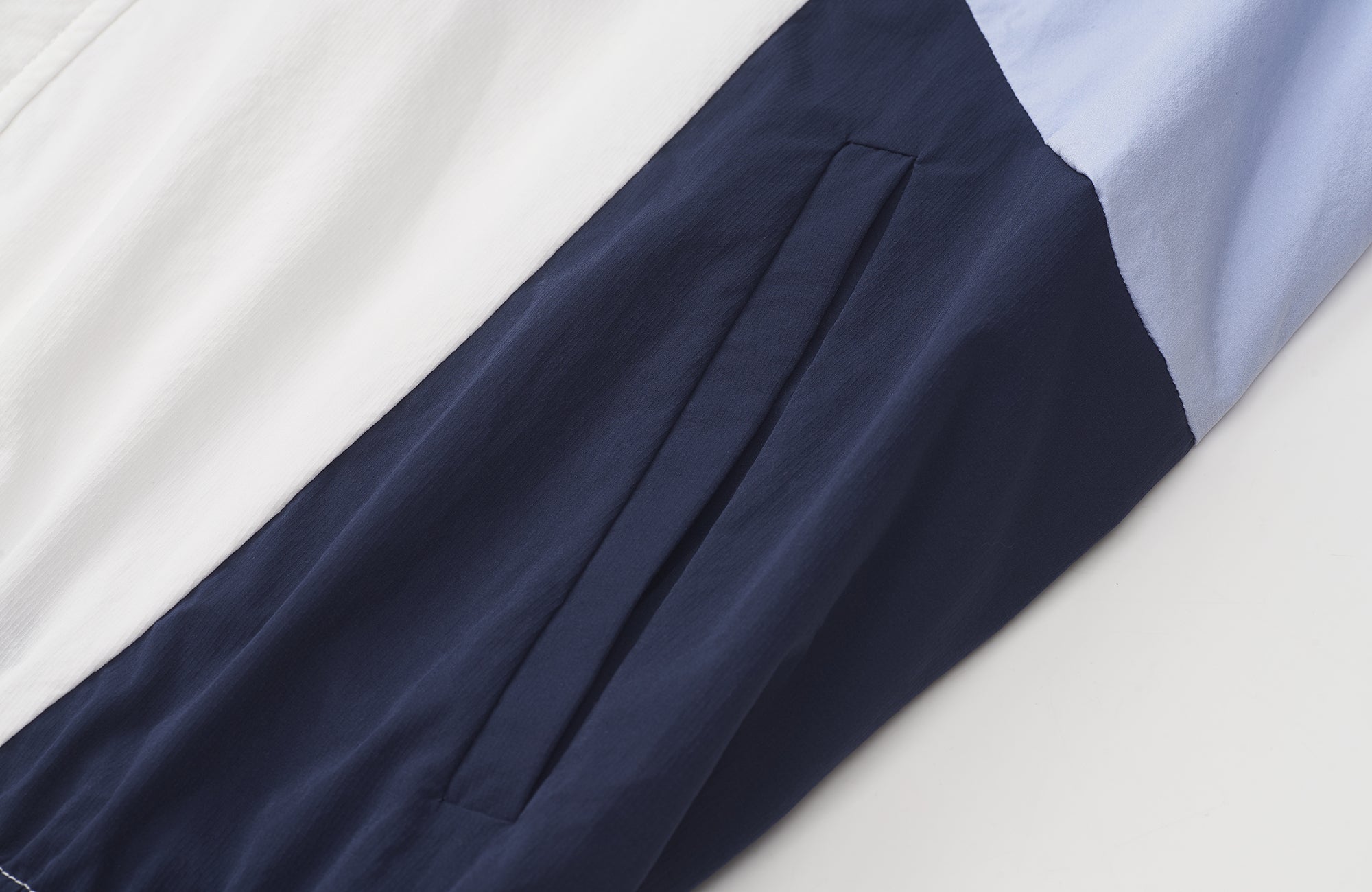 ROARINGWILD A ARCH Embroidered Graphic Raglan Jacket