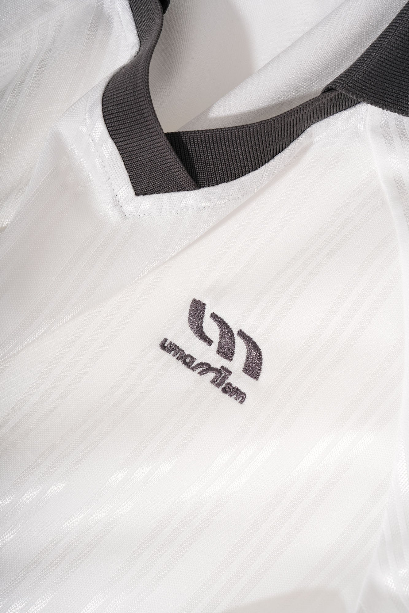 UMAMIISM Contrast V-Neck Stripe Long-Sleeve Tee, premium urban and streetwear designers apparel on PROJECTISR.com, UMAMIISM