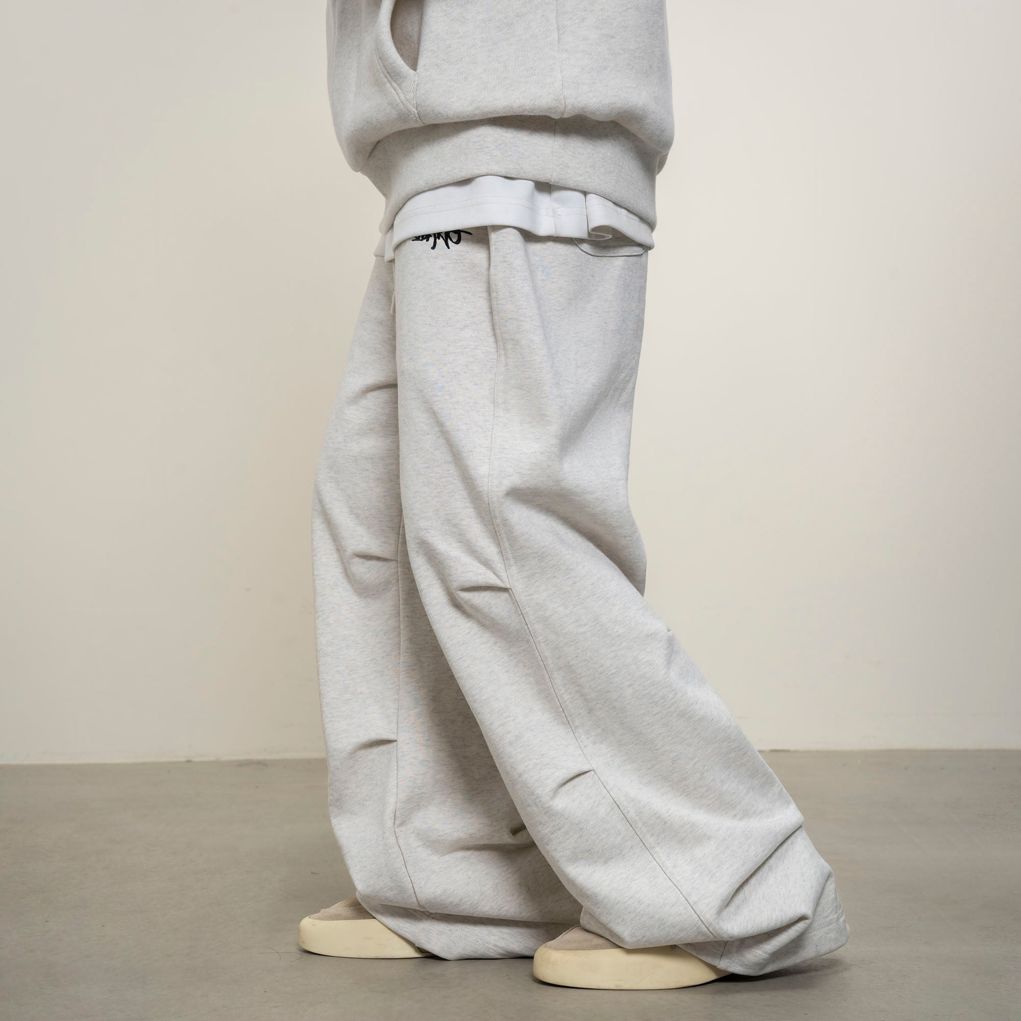 MAKEMORE Double Pleated Drawstring Sweatpants