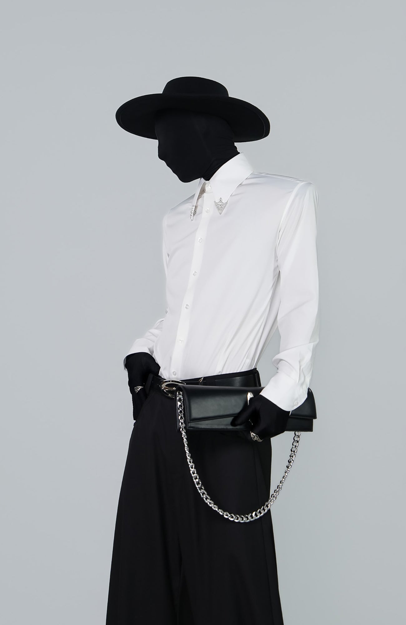 VE2 Chain Strap Baguette Shoulder Bag