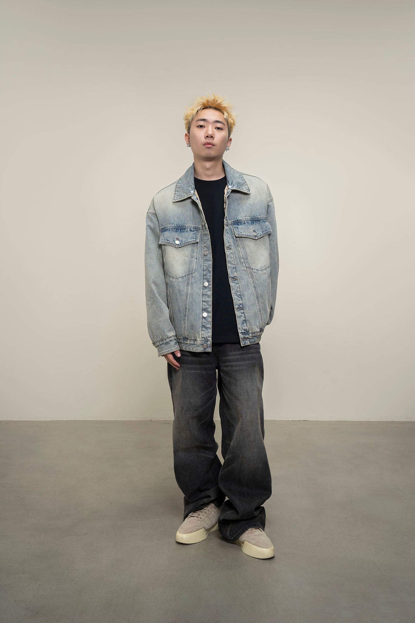 MAKEMORE Detachable Sherpa Collar Distressed Denim Jacket