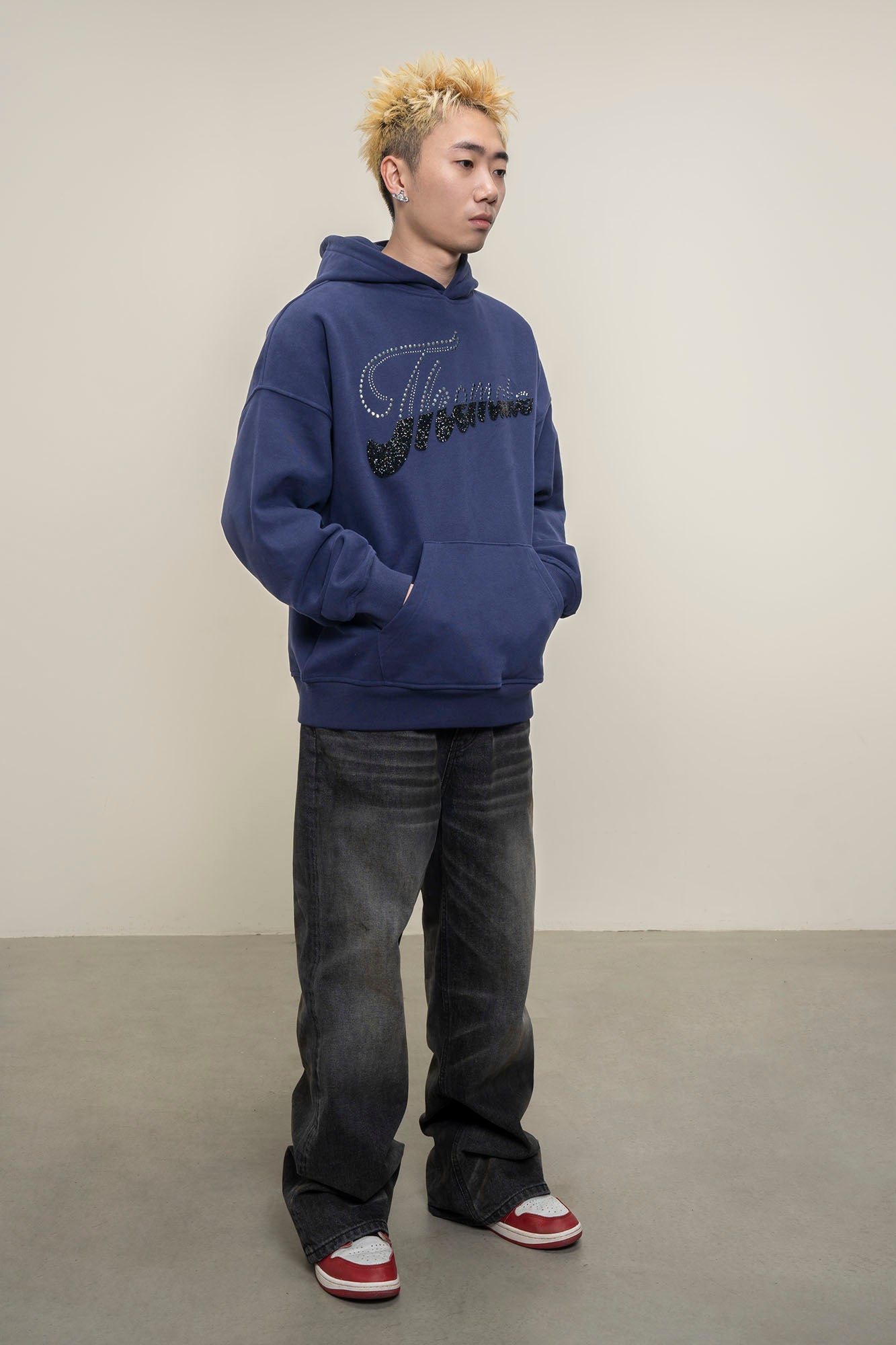 MAKEMORE Rhinestone Contrast LOGO Fleece Hoodie