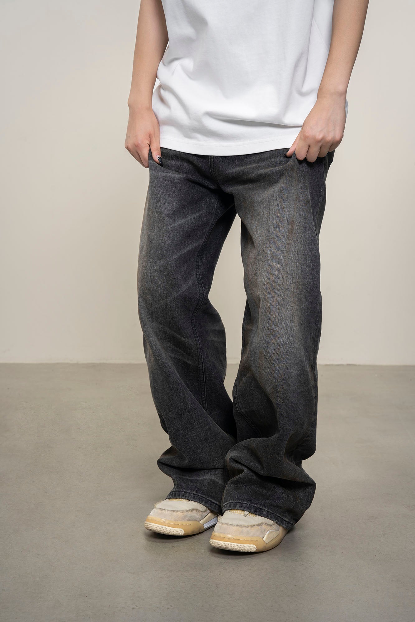 MAKEMORE Dirty Fit Straight-Leg Oversized Jeans （延后，暂无定价）, premium urban and streetwear designers apparel on PROJECTISR.com, MAKEMORE