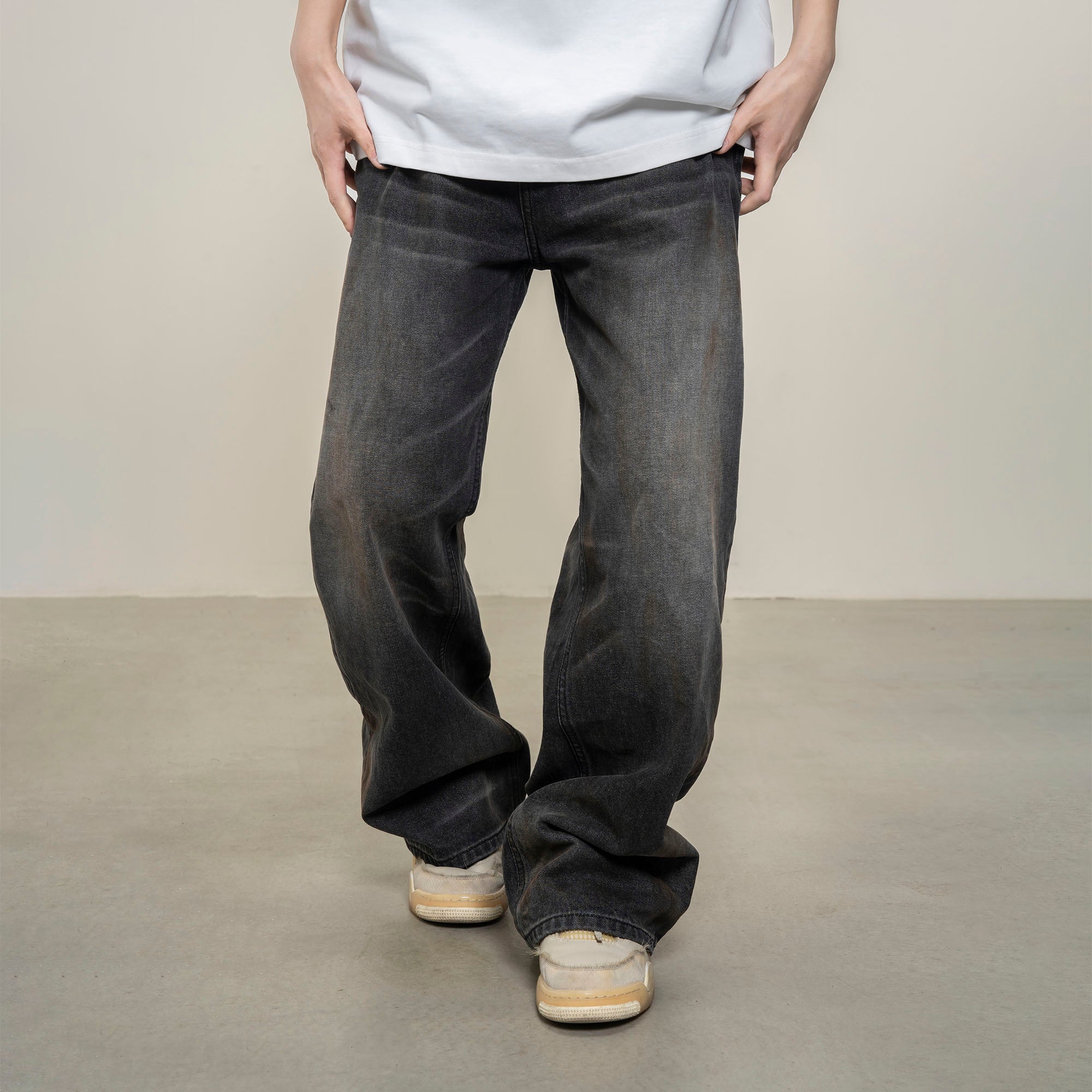 MAKEMORE Dirty Fit Straight-Leg Oversized Jeans （延后，暂无定价）, premium urban and streetwear designers apparel on PROJECTISR.com, MAKEMORE