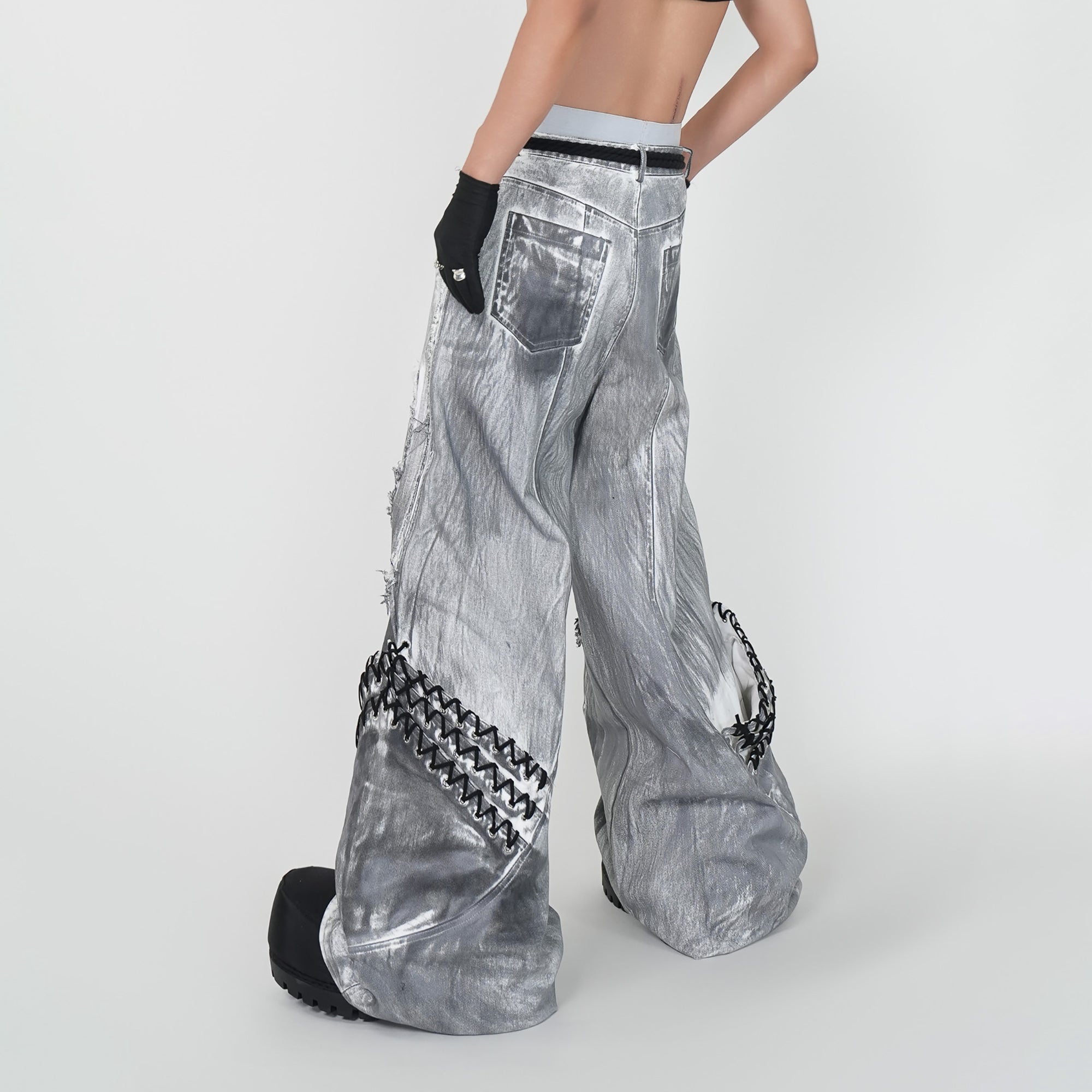 VE2 Lace-Up Panel Flared Jeans