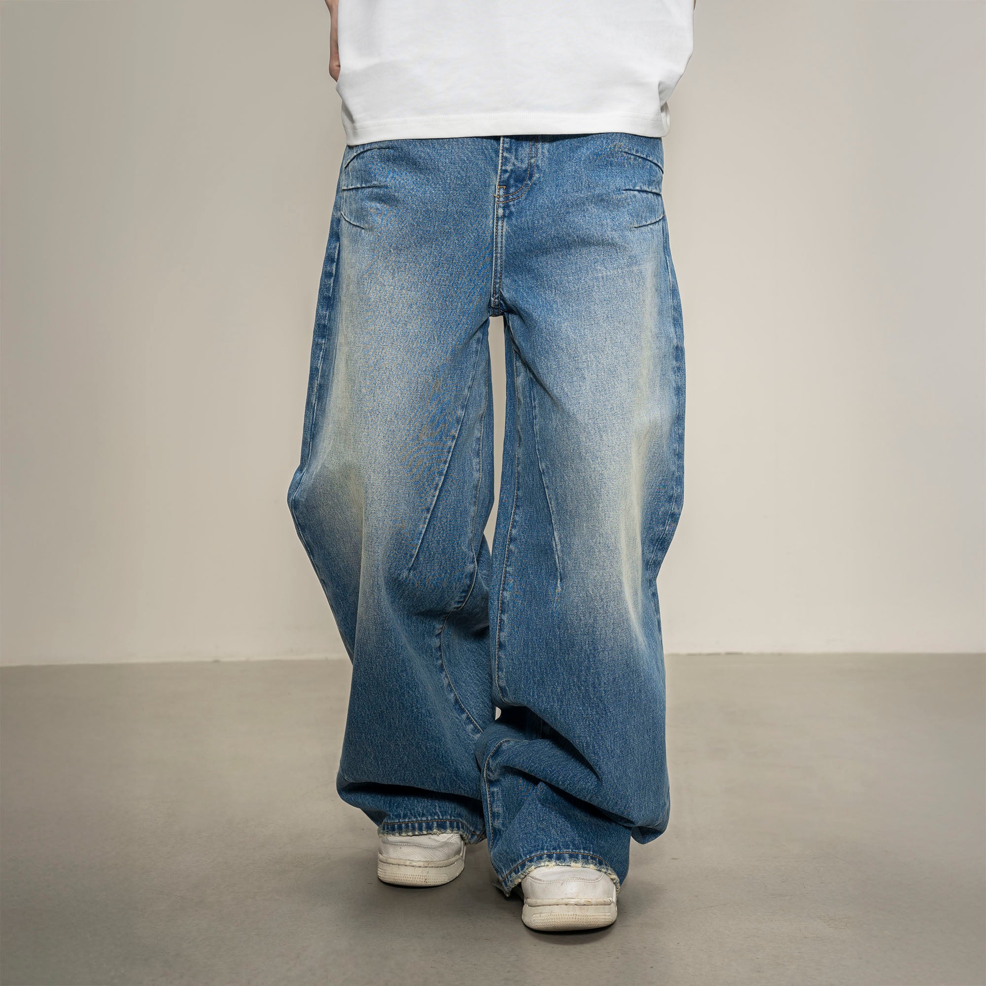 MAKEMORE Washed Pintuck Wide-Leg Jeans