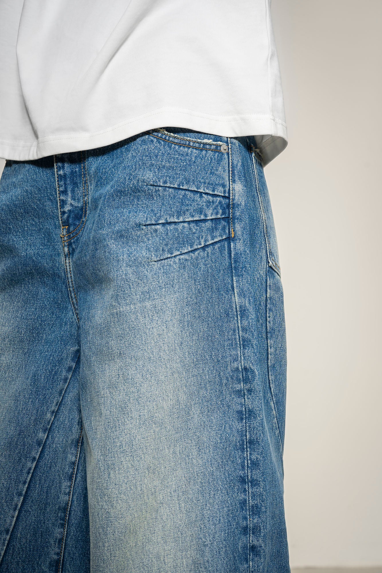MAKEMORE Washed Pintuck Wide-Leg Jeans