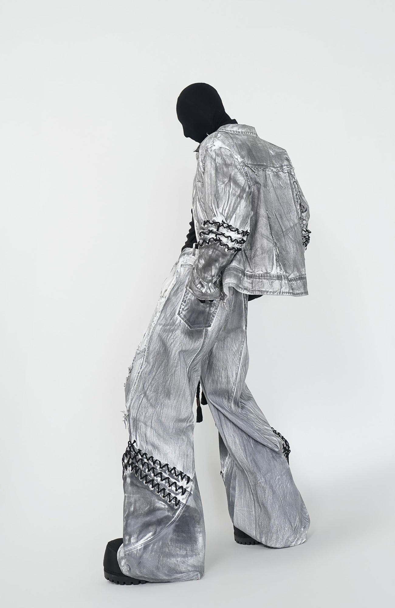 VE2 Lace-Up Panel Flared Jeans