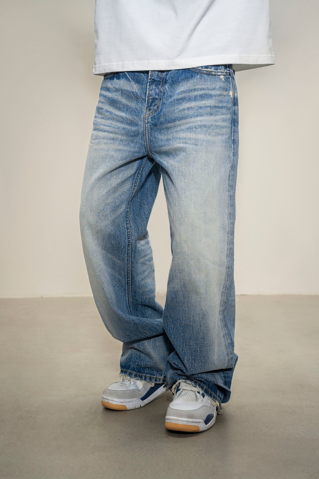 MAKEMORE Distressed Washed Baggy Jeans