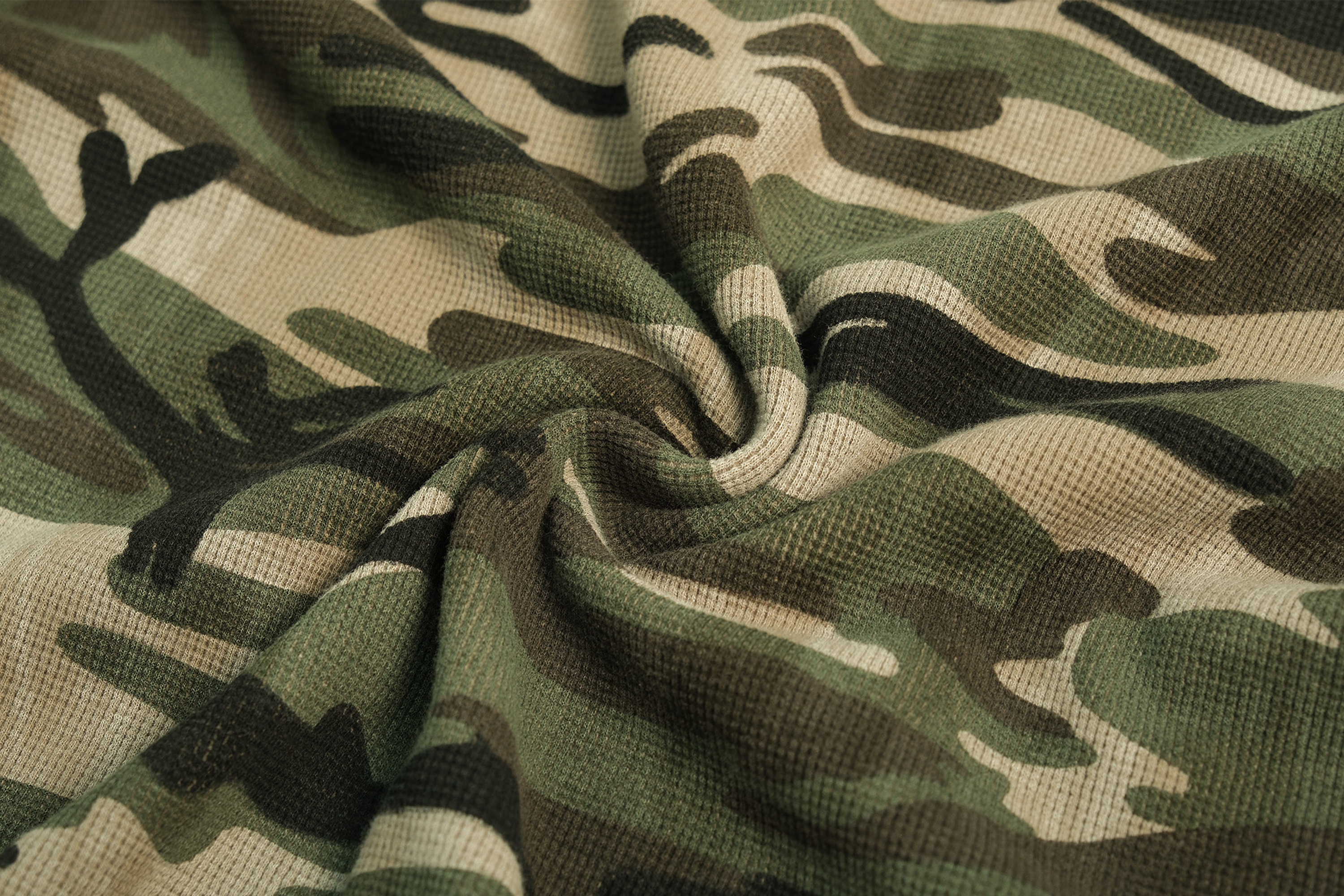 THEWET Camo Skull Graphic Waffle Long-Sleeve Tee