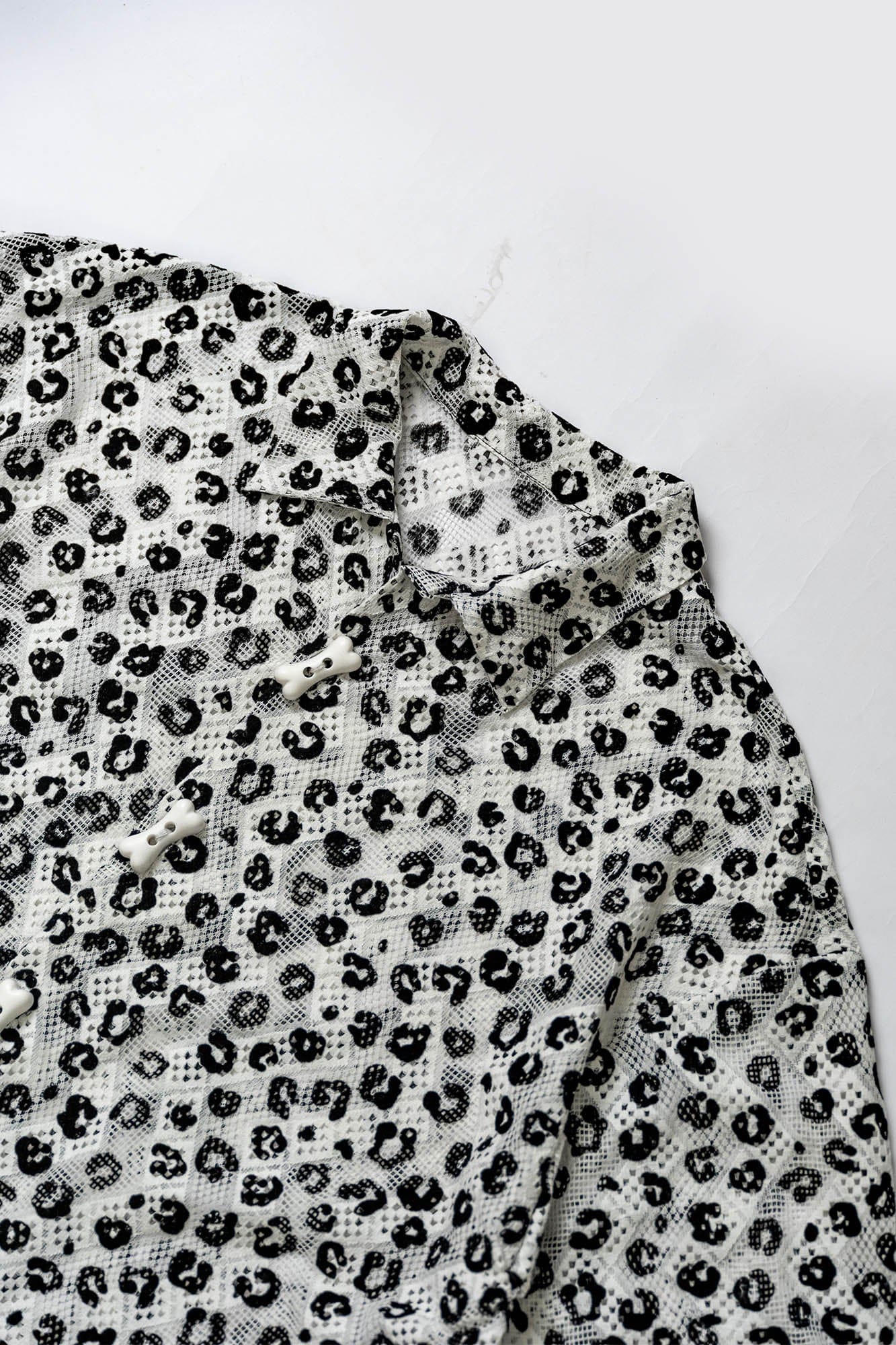 KADAKADA Leopard Lace Bone-Button Shirt