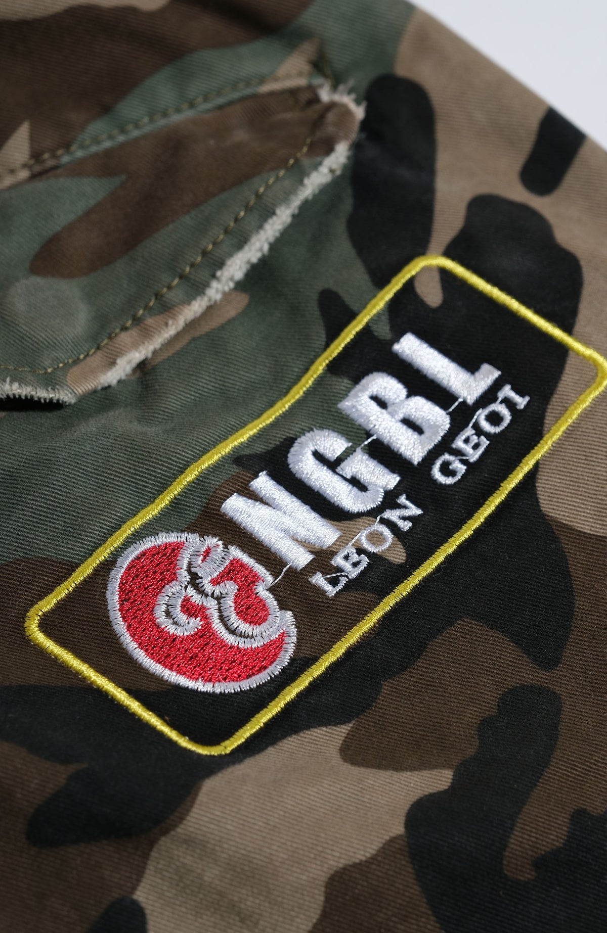 NEIGBORL Retro Camo Embroidered Straight-Leg Cargo Pants
