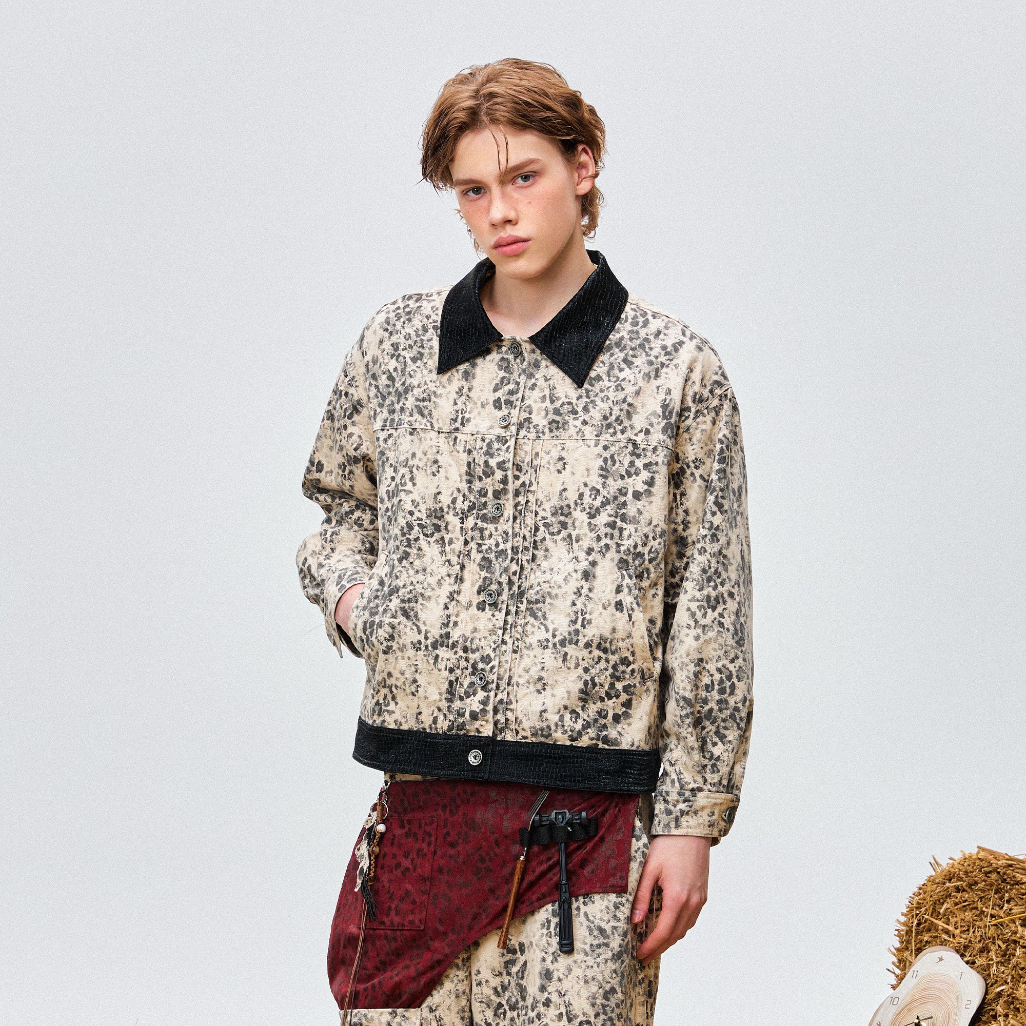 OIPWORD Retro Leopard Contrast-Collar Denim Jacket, premium urban and streetwear designers apparel on PROJECTISR.com, OIPWORD