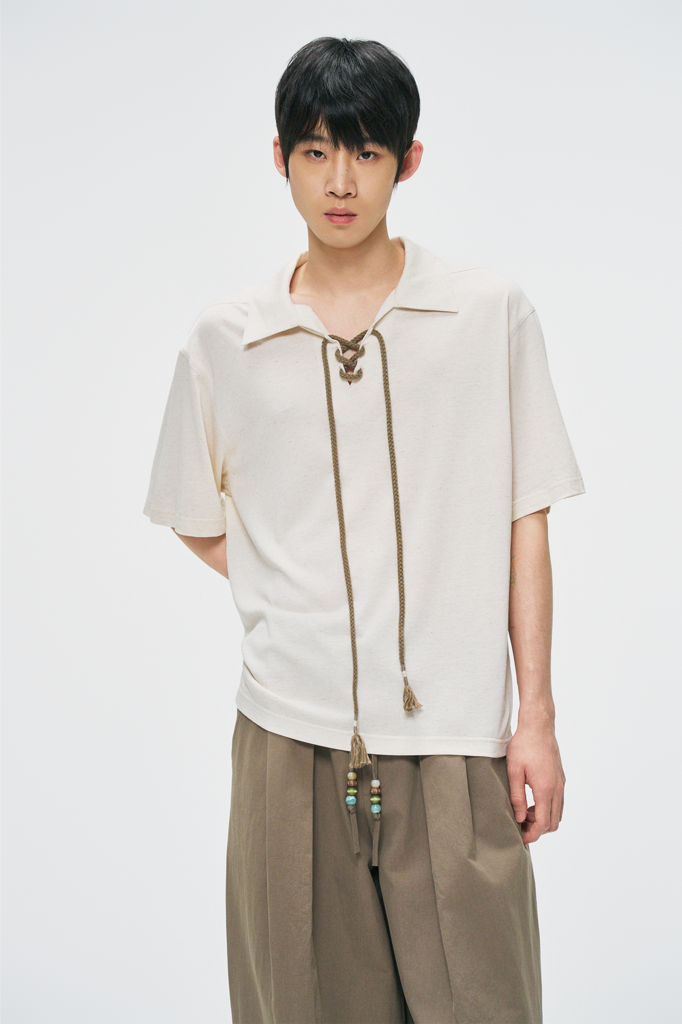 GONGHE REPUB Minimal Linen Lace-Up Tee