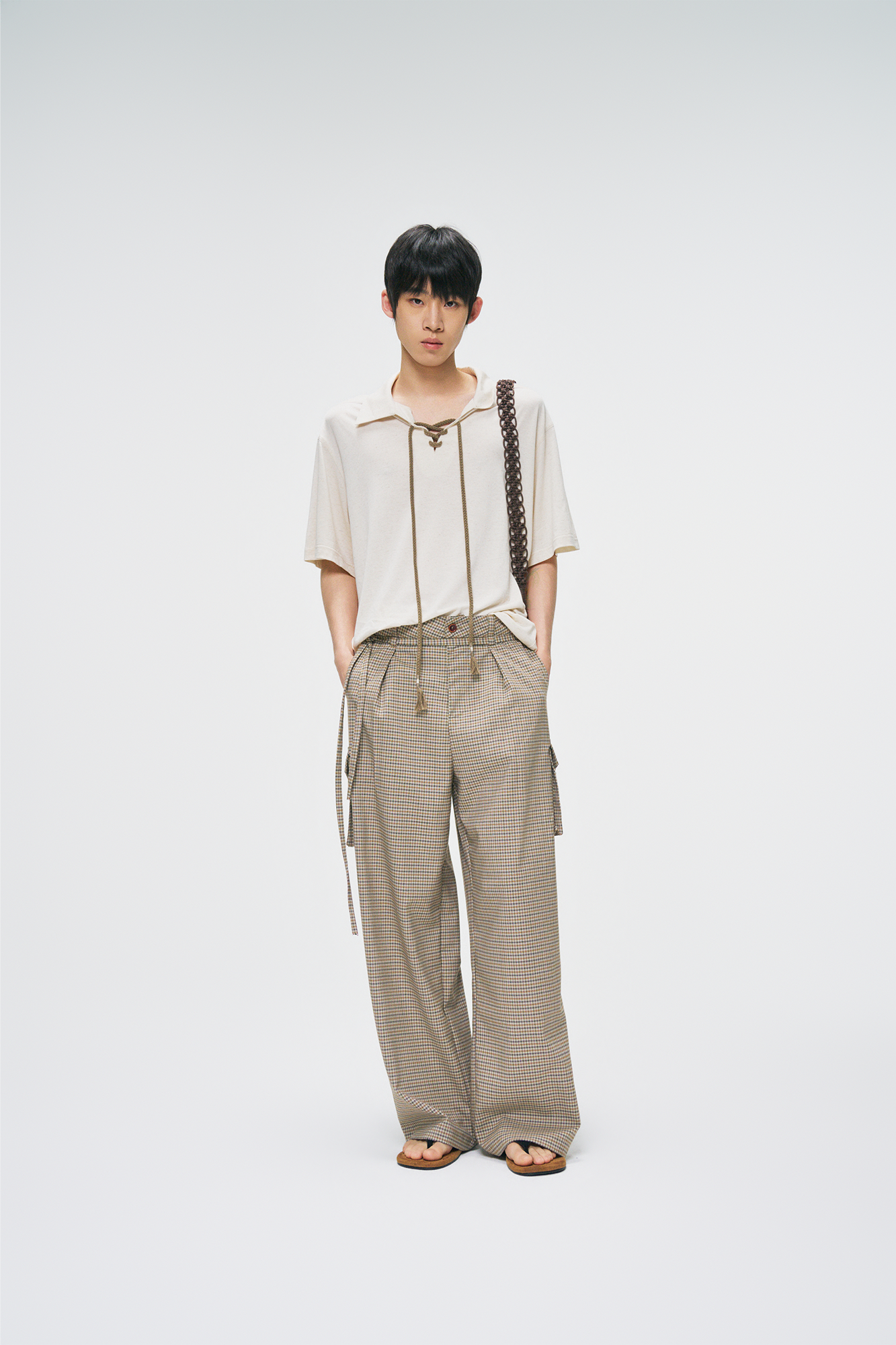 GONGHE REPUB Minimal Linen Lace-Up Tee