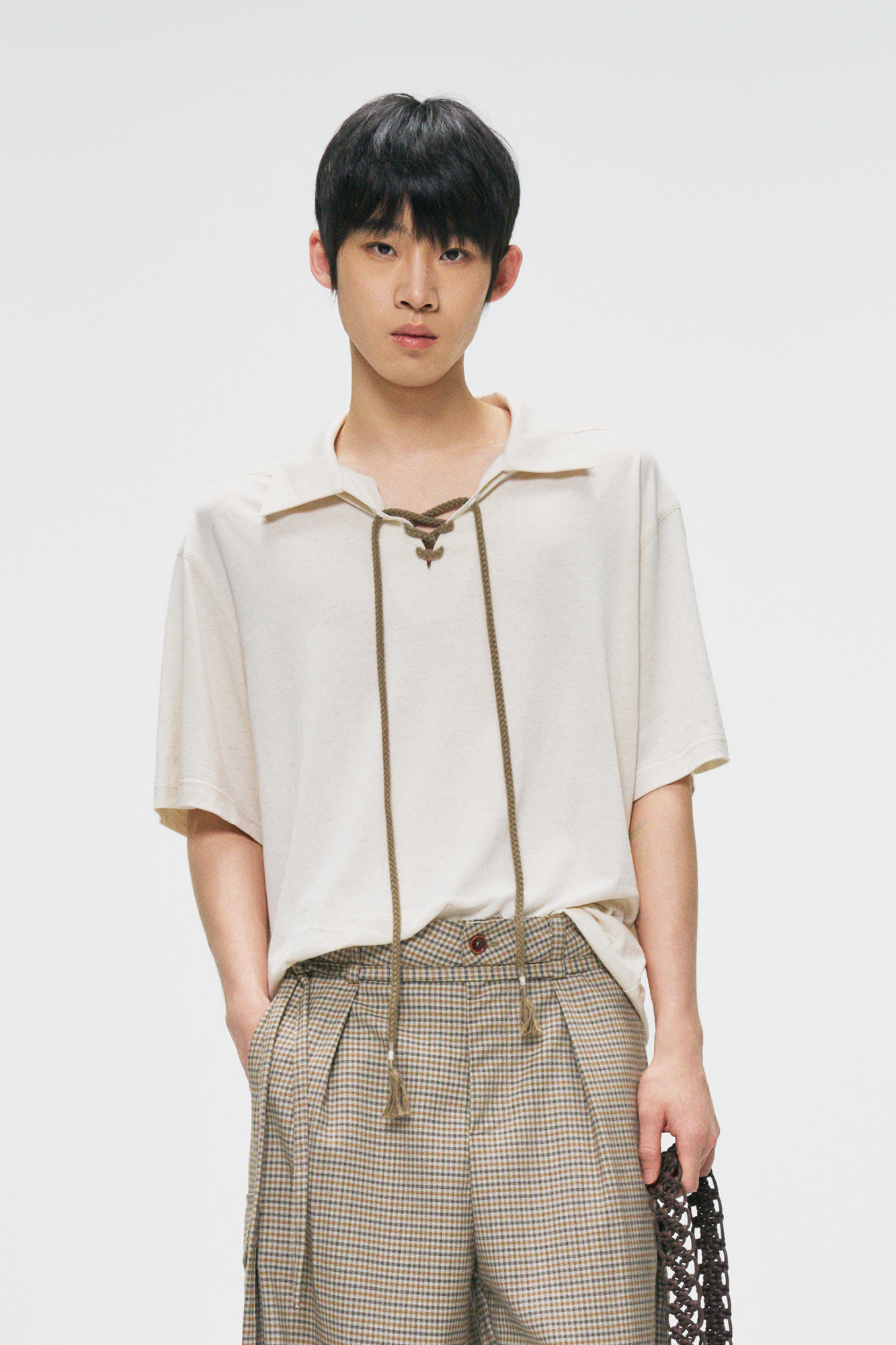 GONGHE REPUB Minimal Linen Lace-Up Tee