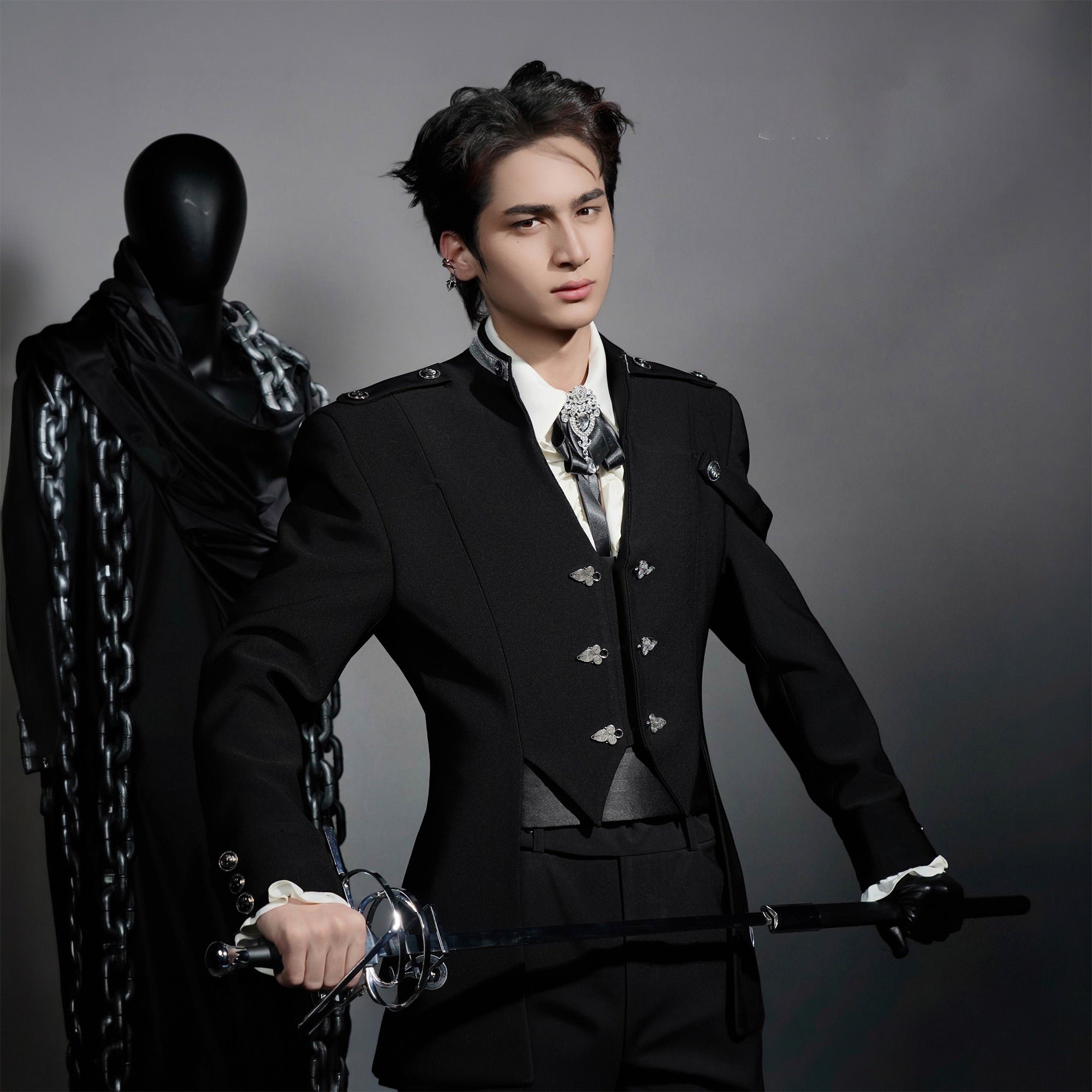 SHANG JIE Frog Embroidered Trim Tailcoat Blazer