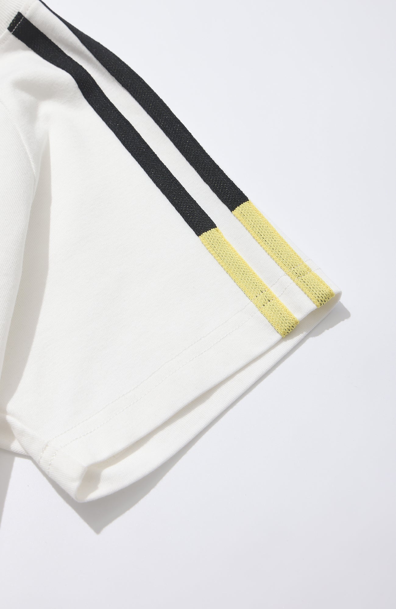 UMAMIISM Contrast Stripe Jersey Tee, premium urban and streetwear designers apparel on PROJECTISR.com, UMAMIISM