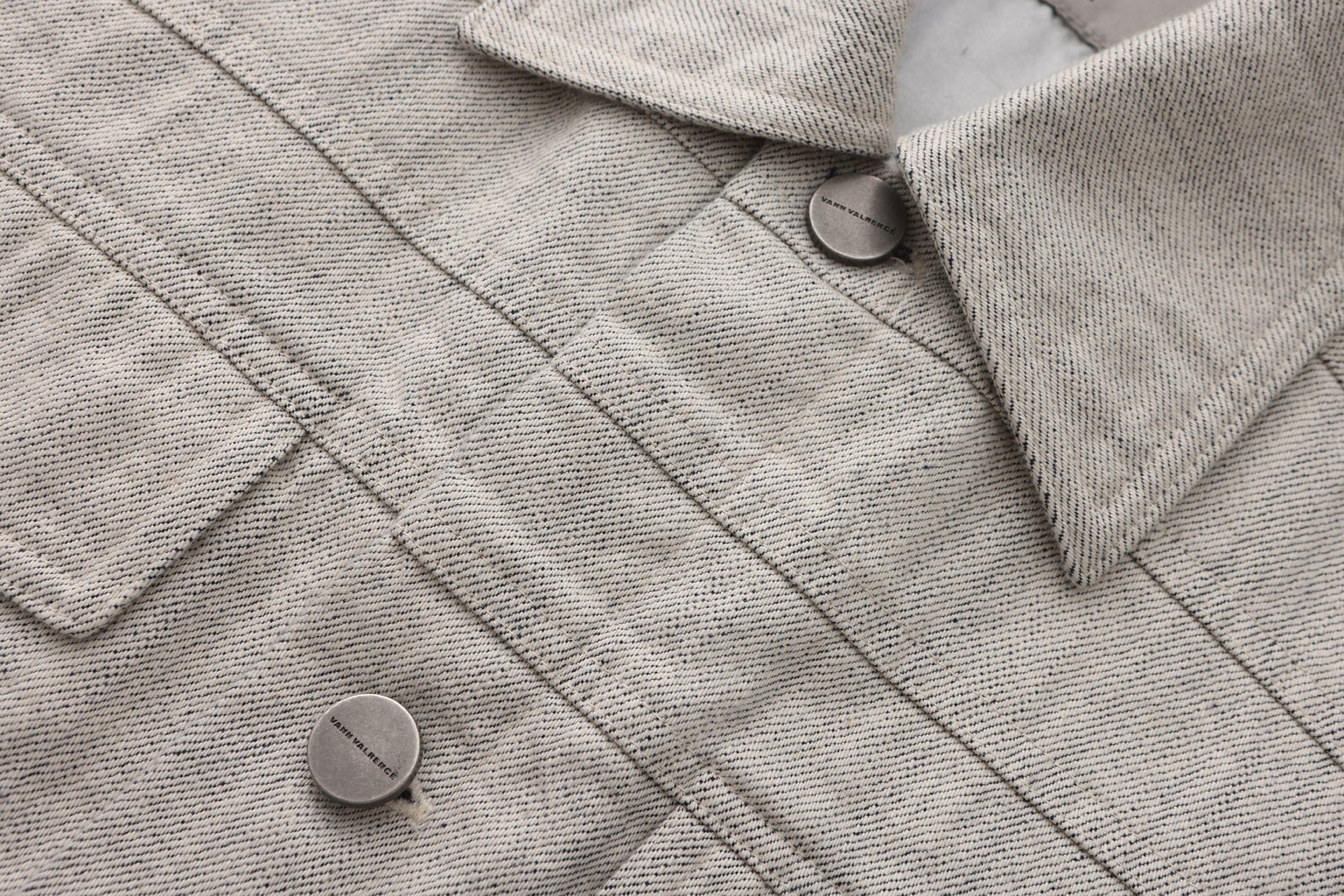VANN VALRENCE Structured Panel Gradient Sleeve Washed Denim Jacket