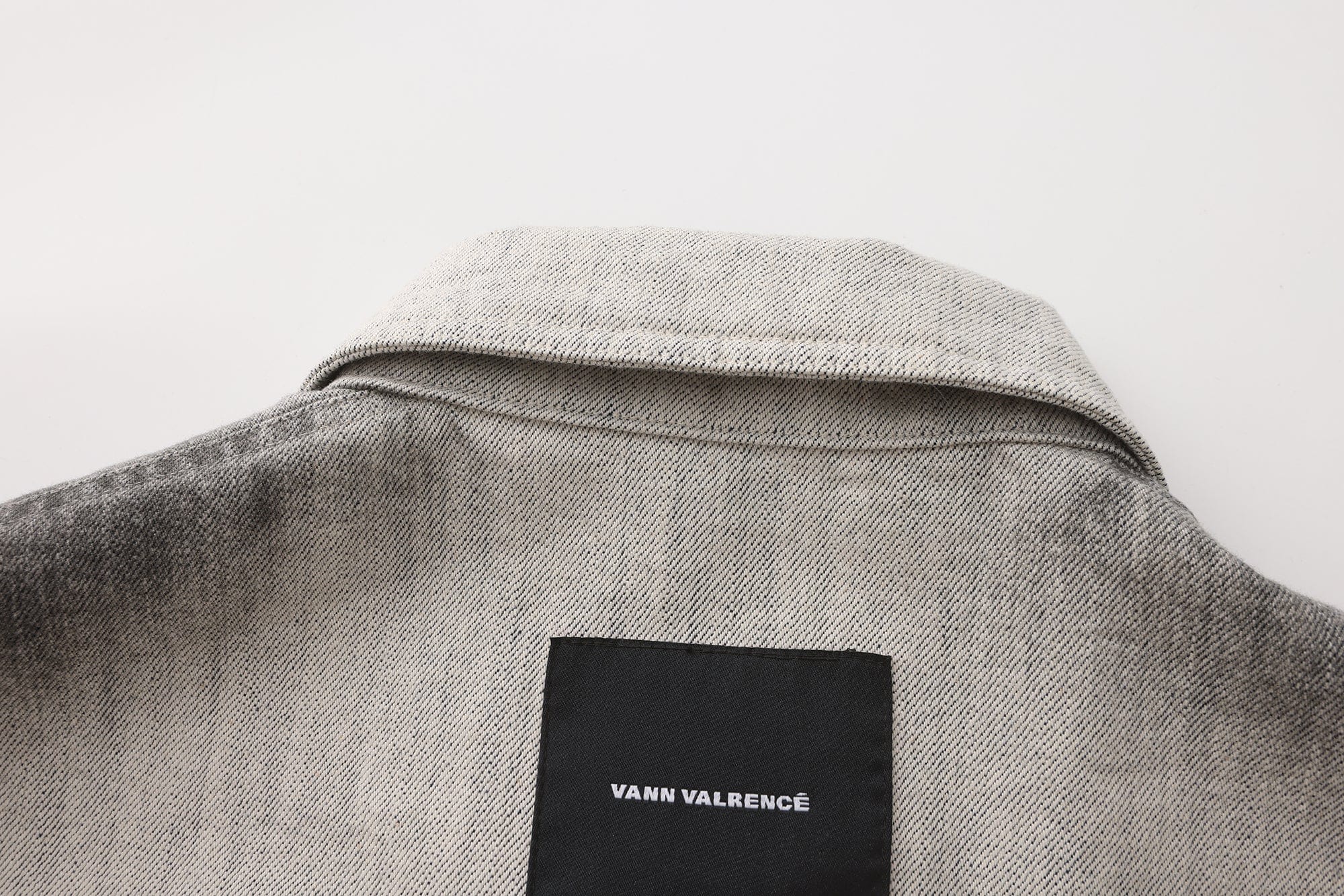 VANN VALRENCE Structured Panel Gradient Sleeve Washed Denim Jacket