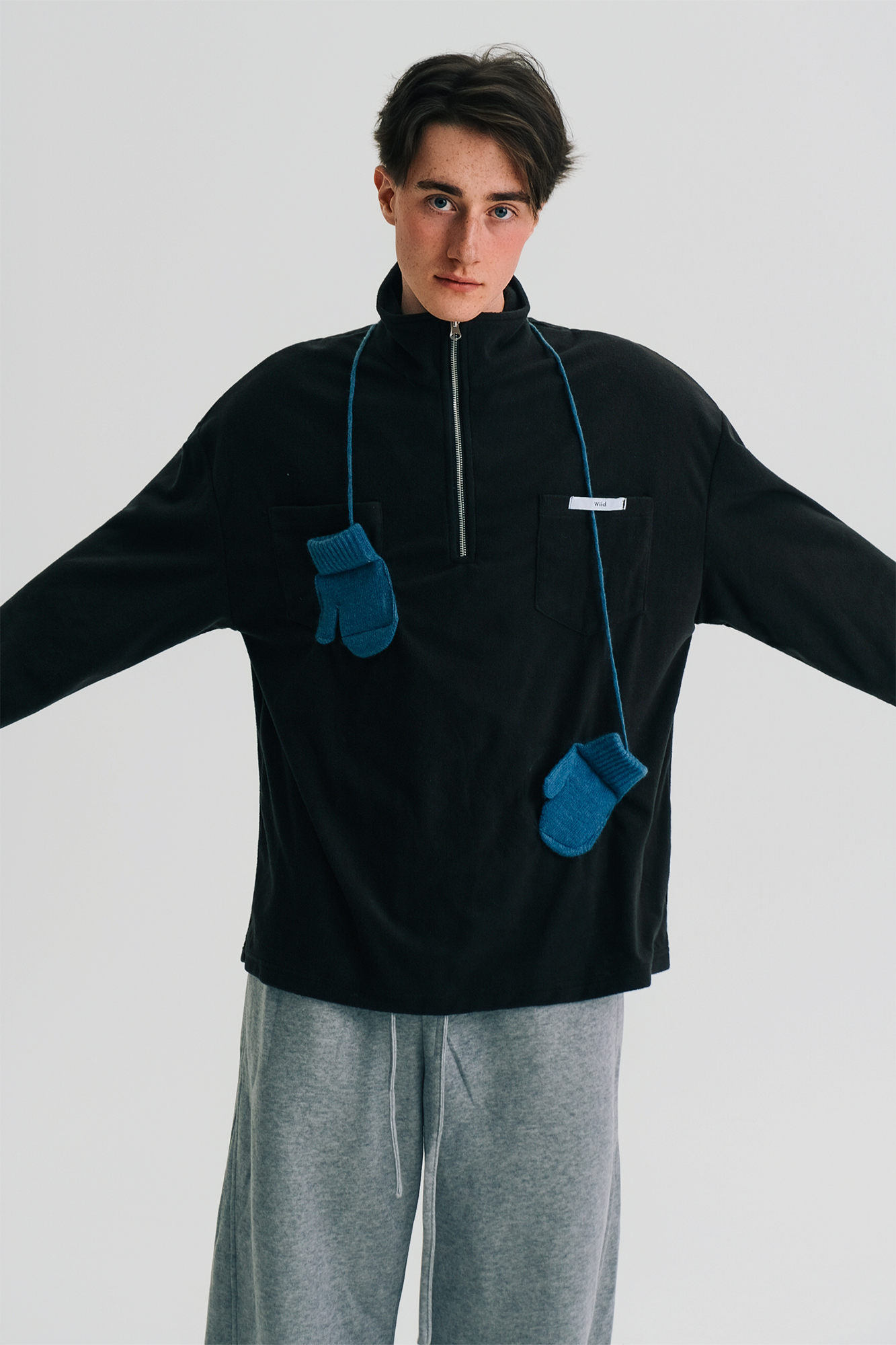 WIID Mitten-Chain Half-Zip Oversized Sweatshirt