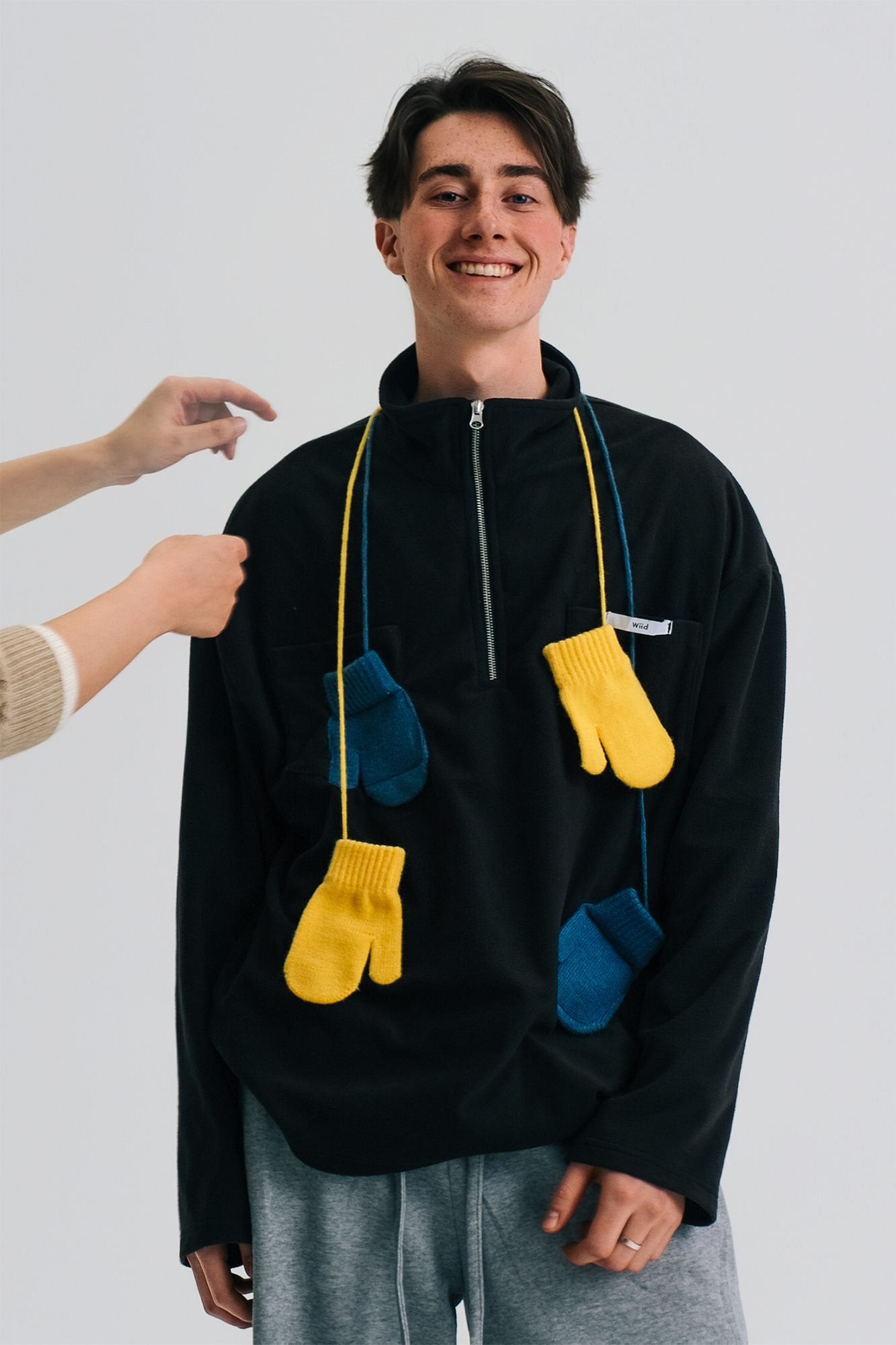 WIID Mitten-Chain Half-Zip Oversized Sweatshirt