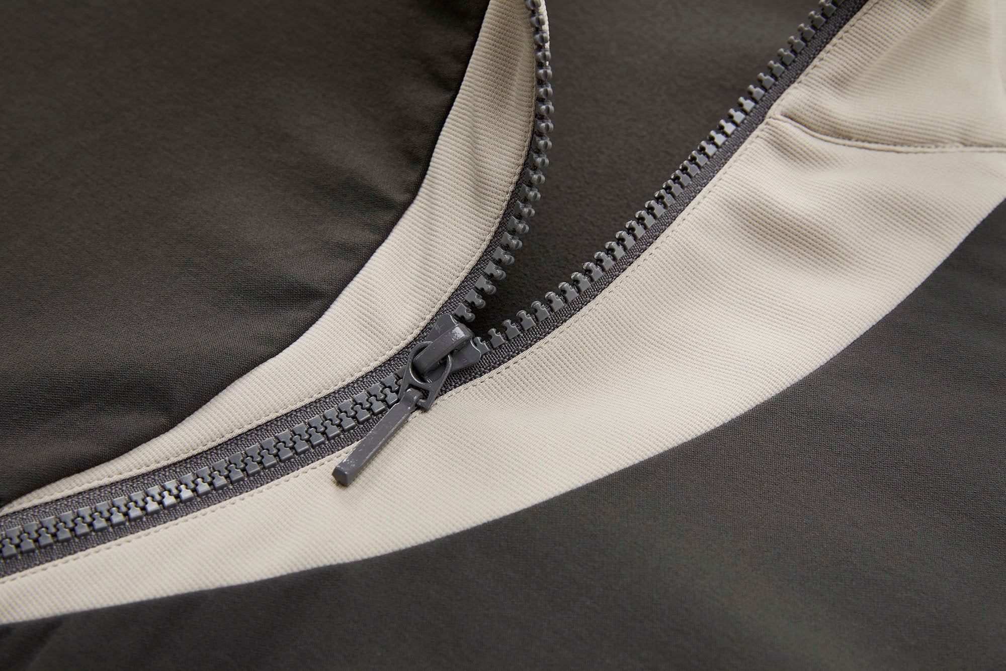 ORGANIC EMOTION Contrast Diagonal Half Zip Oversized  Windbreaker