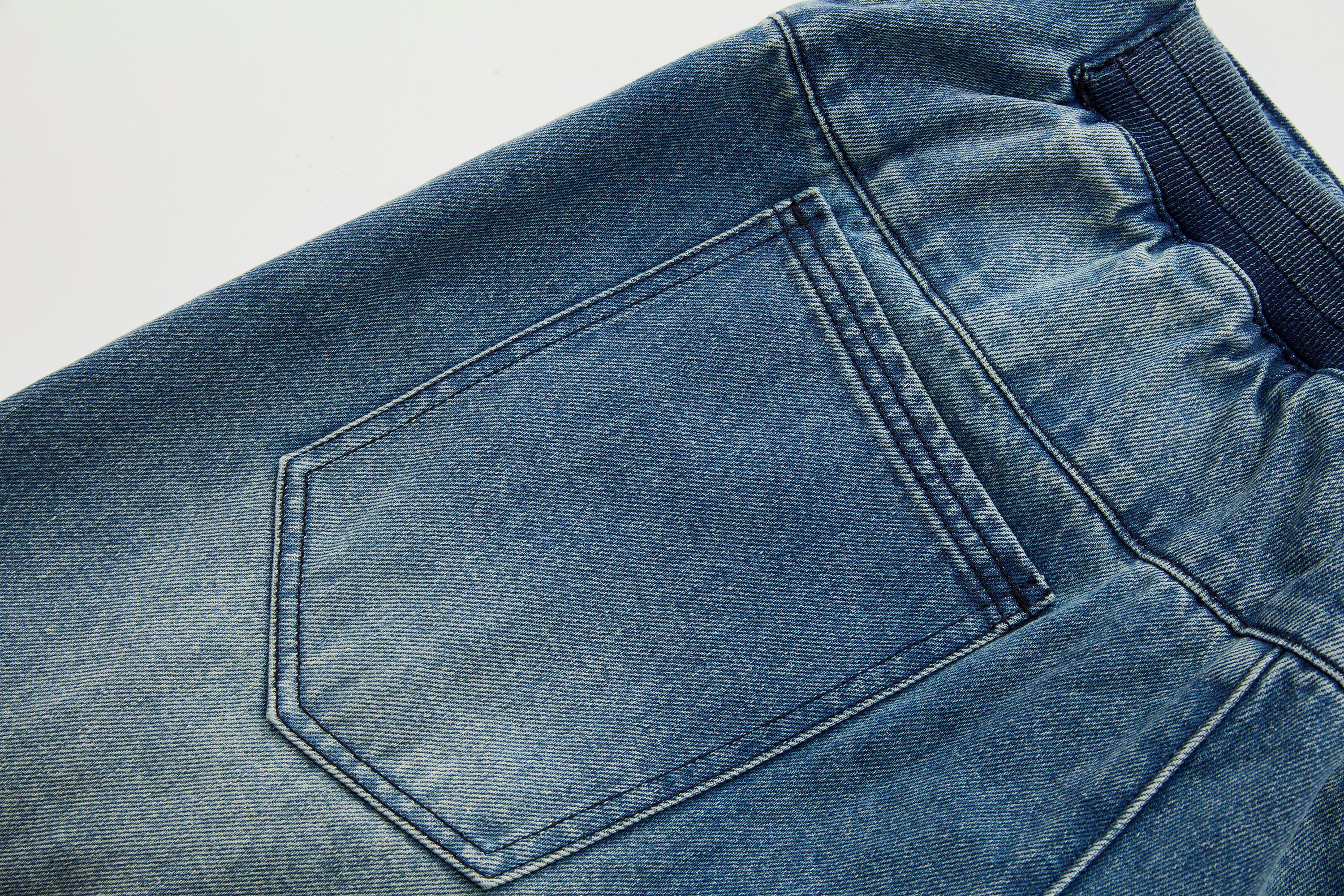 ORGANIC EMOTION Faded Wash Padded-Knee Jeans