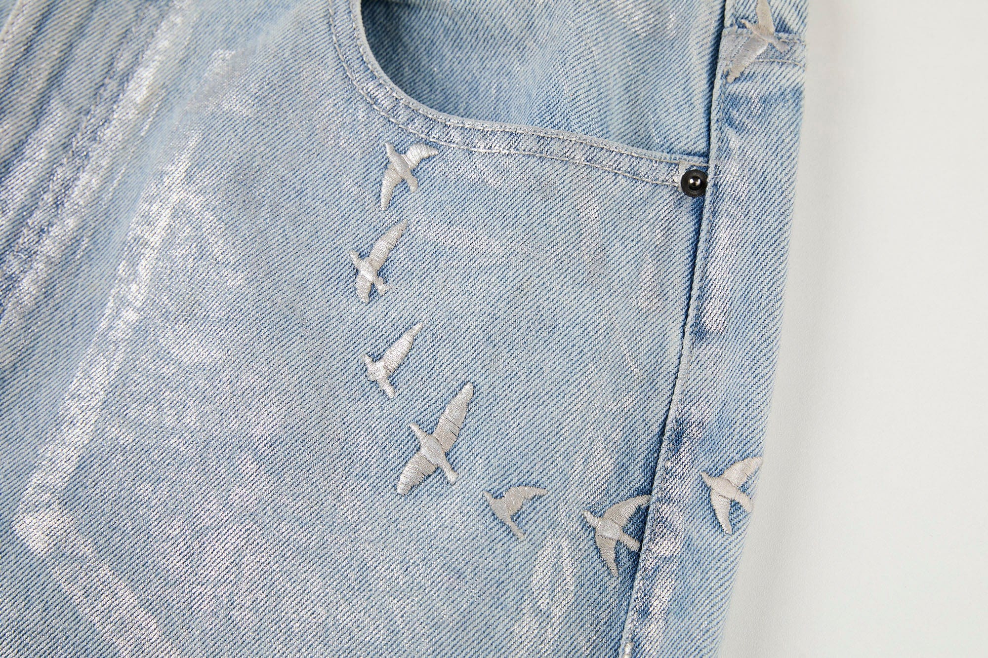 ORGANIC EMOTION Flying Bird Embroidered Washed Wide-Leg Jeans