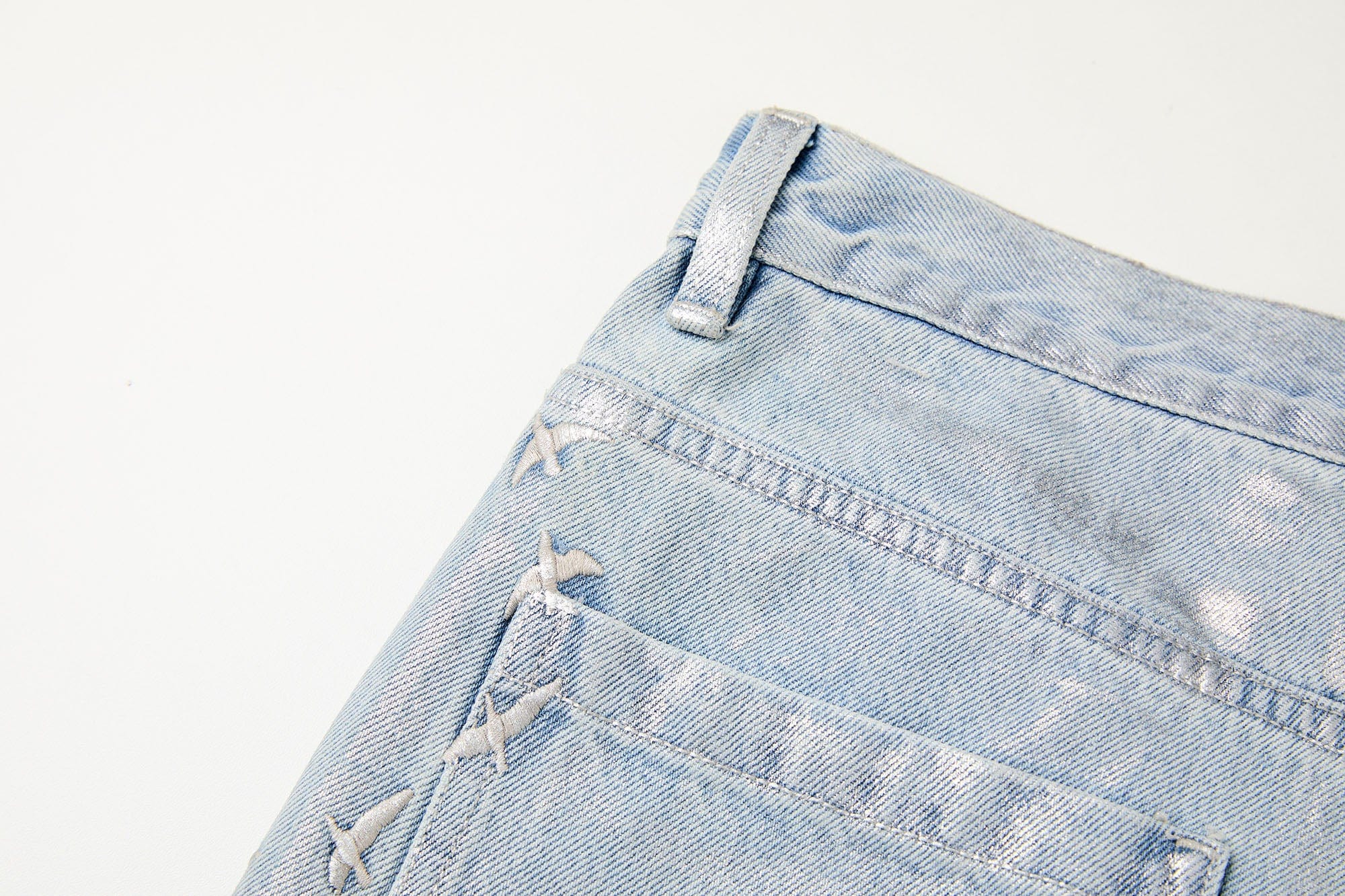 ORGANIC EMOTION Flying Bird Embroidered Washed Wide-Leg Jeans