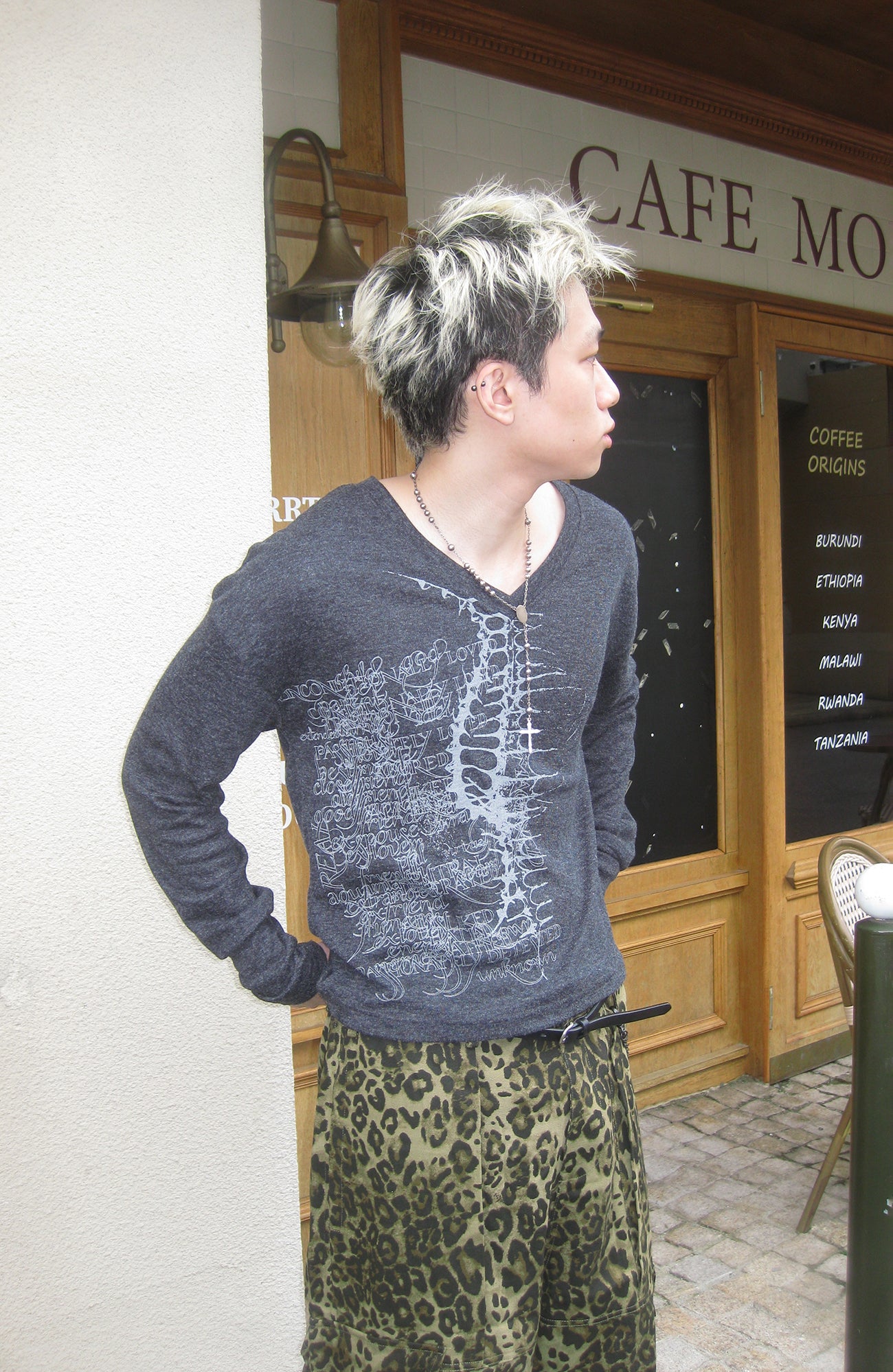 SADSOUP Skeleton Graphic V-Neck Long-Sleeve Tee