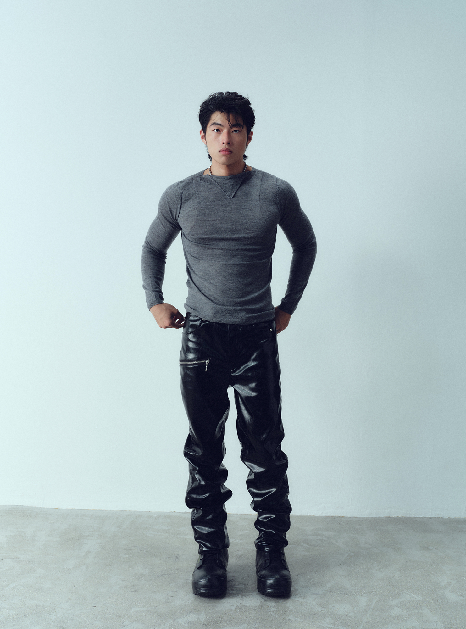 KADAKADA Glossy PU Straight-Leg Pants