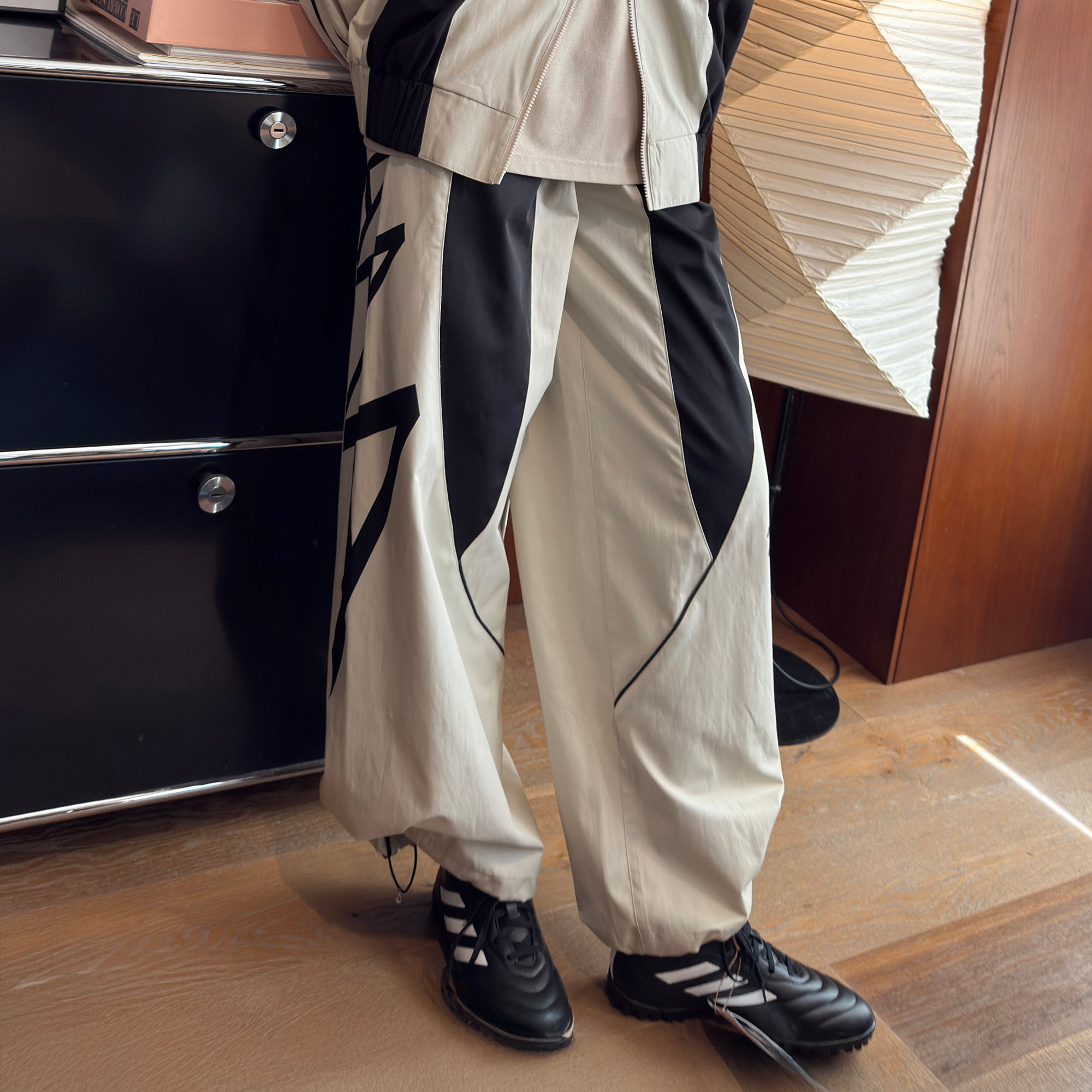 MIICHOUS Contrast Panel 3A Graphic Drawstring-Hem Track Pants