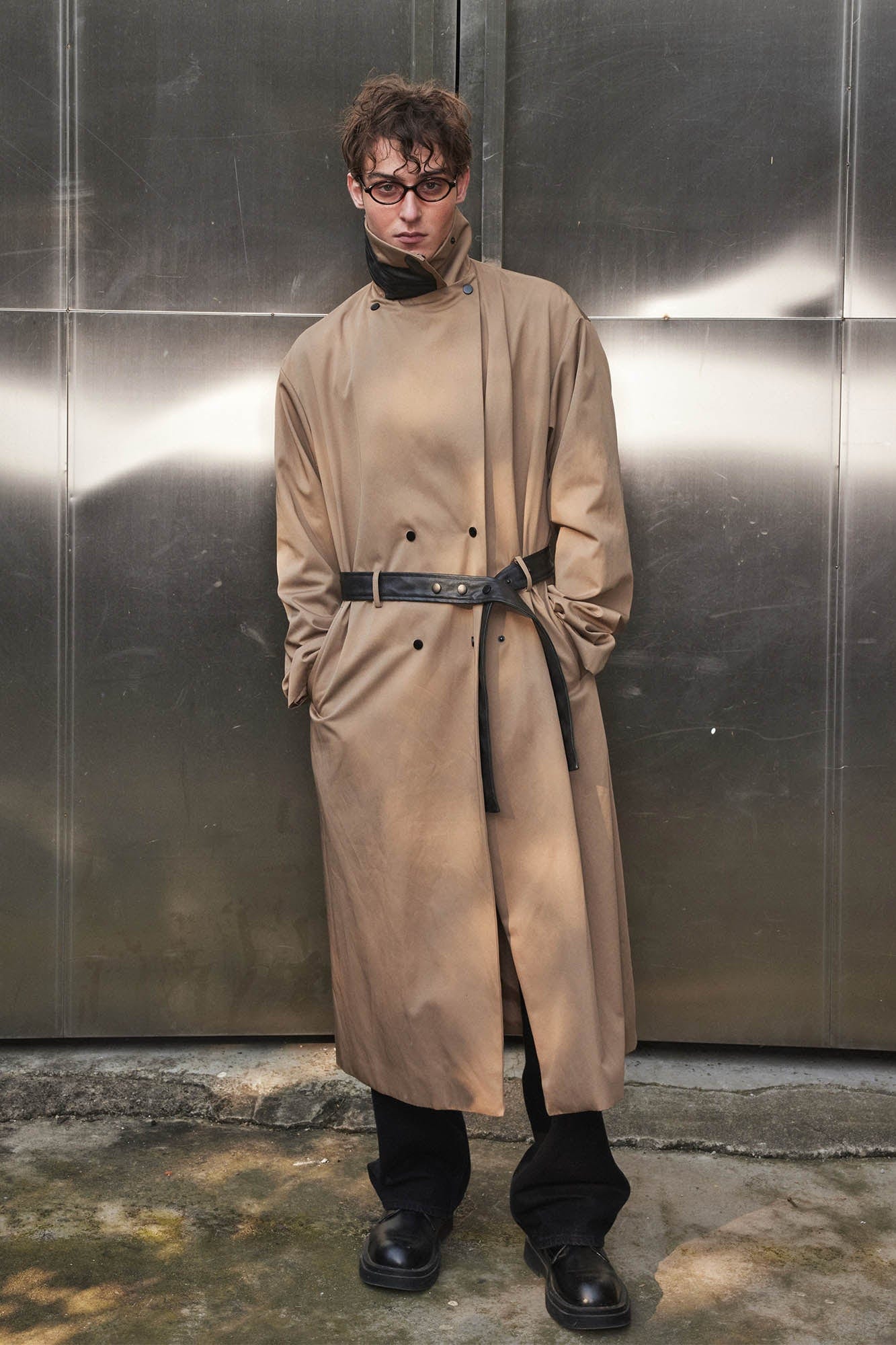 KADAKADA Choking Glove Trench Coat