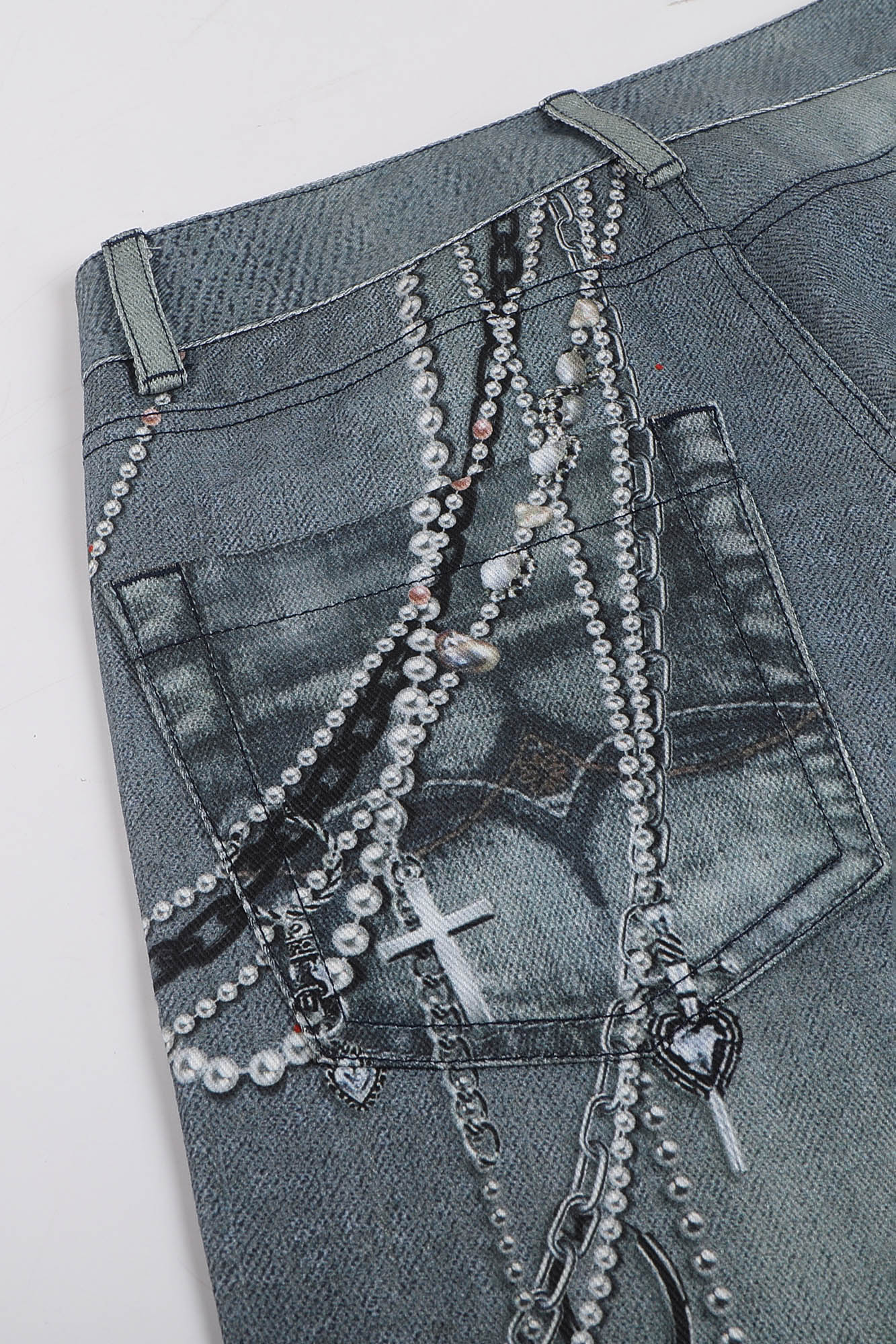 DND4DESxFaychui Pearl Chain Graphics Distressed Flared Jeans