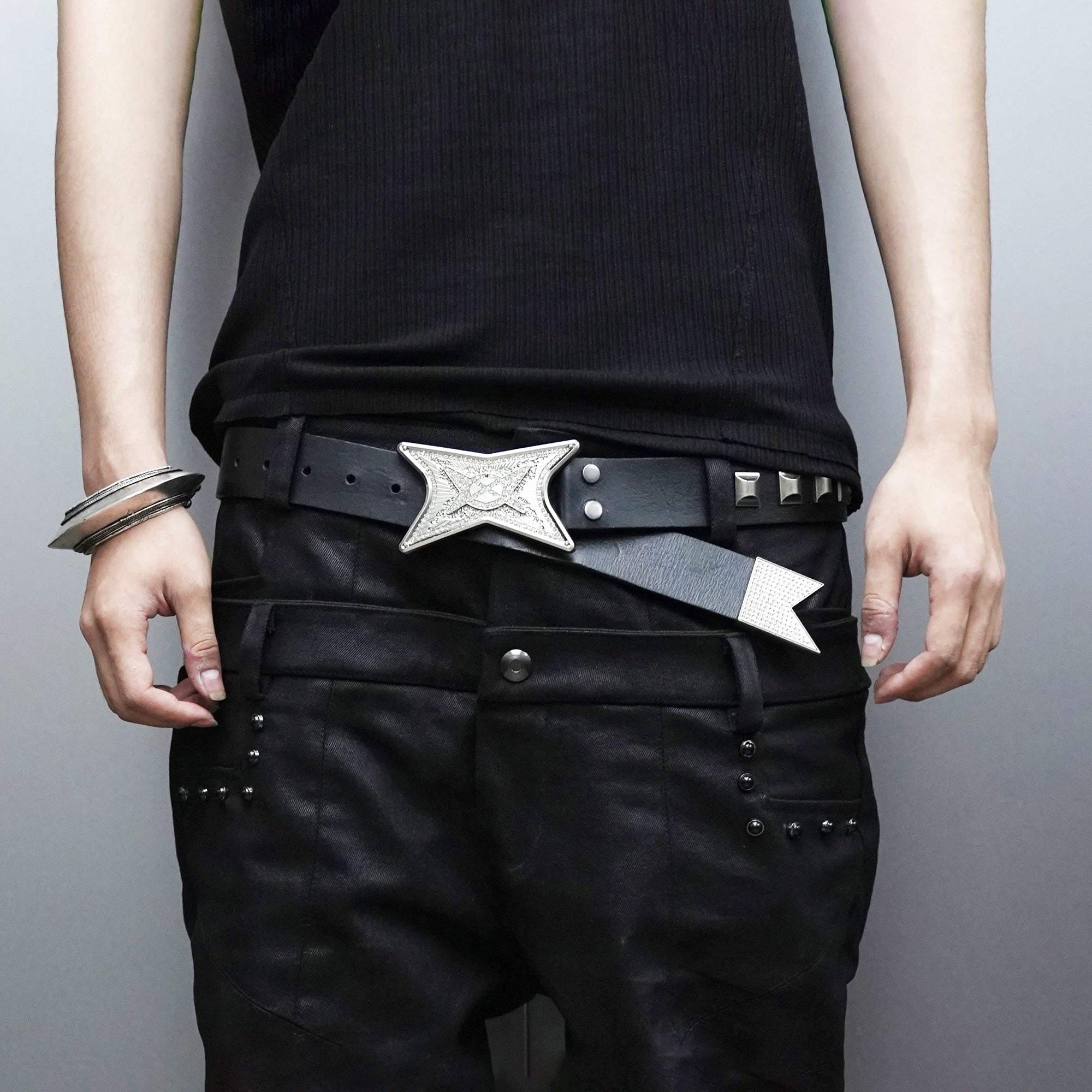 SSIN7 Star Buckle Studded Leather Belt