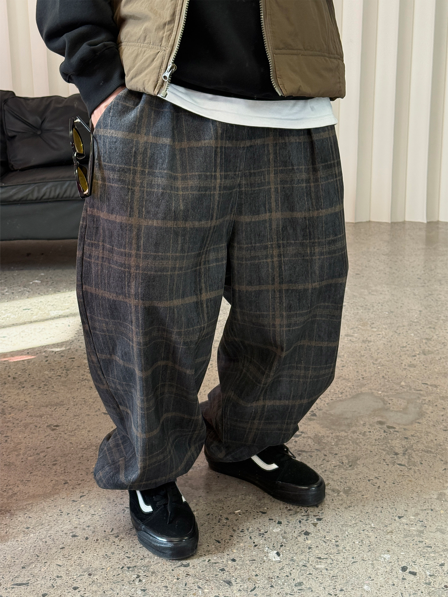 ME DA IGUAL Washed Plaid Tappered Pants Coffee