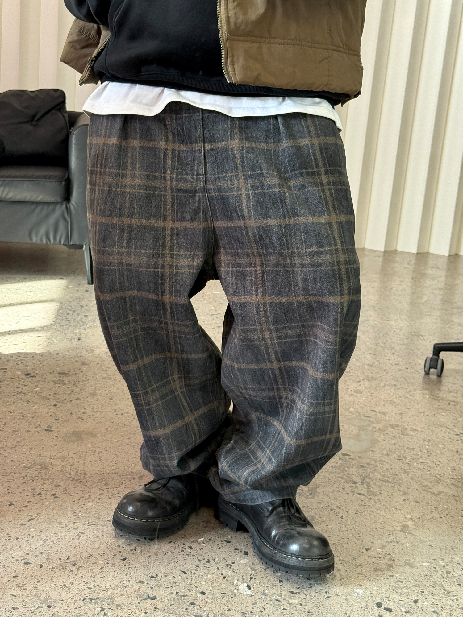 ME DA IGUAL Washed Plaid Tappered Pants Coffee