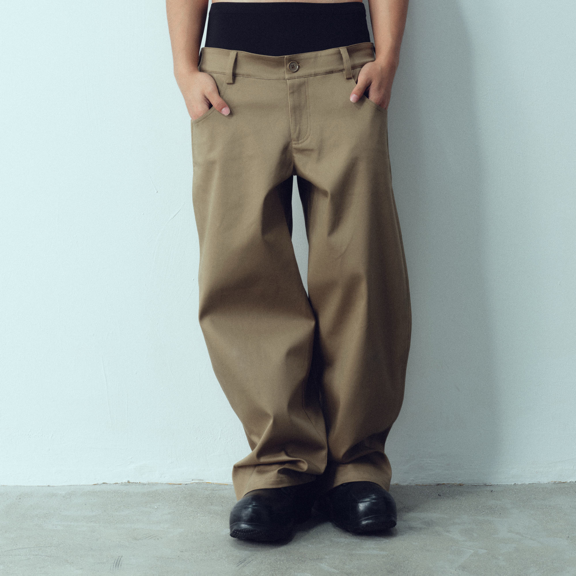 KADAKADA Dual-Waist Contrast Panel Trousers