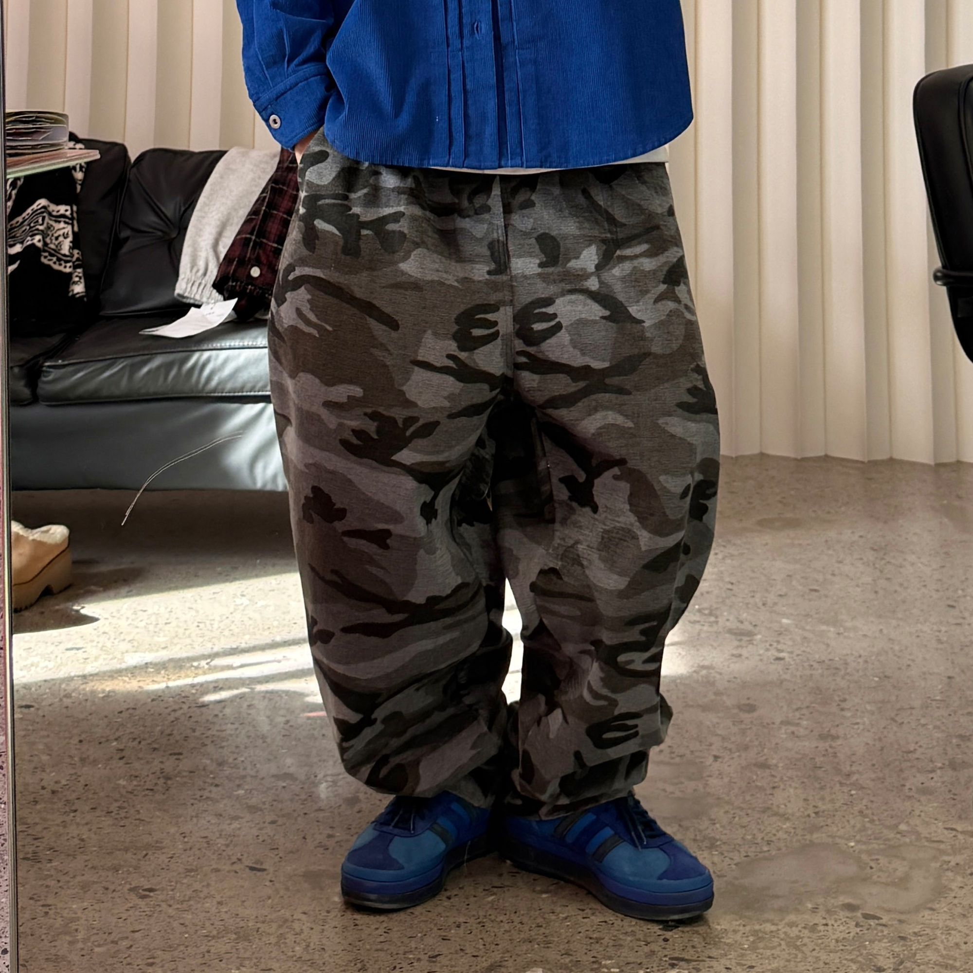 ME DA IGUAL Camo Elastic Waistband Tappered Pants