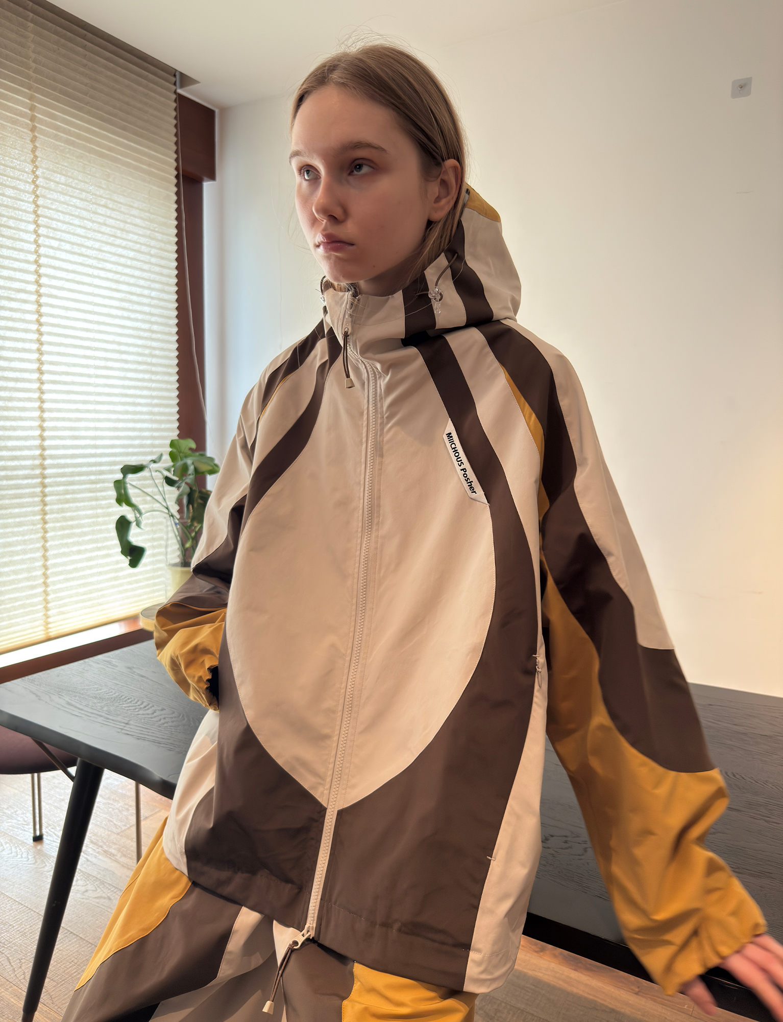 MIICHOUS Contrast Curved Panel Hooded Jacket