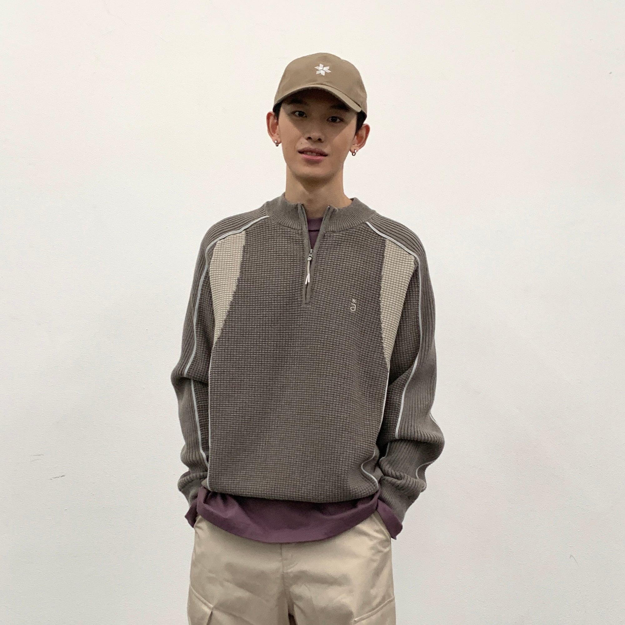 ROARINGWILD A ARCH Contrast Panel Raglan Half-Zip Sweater