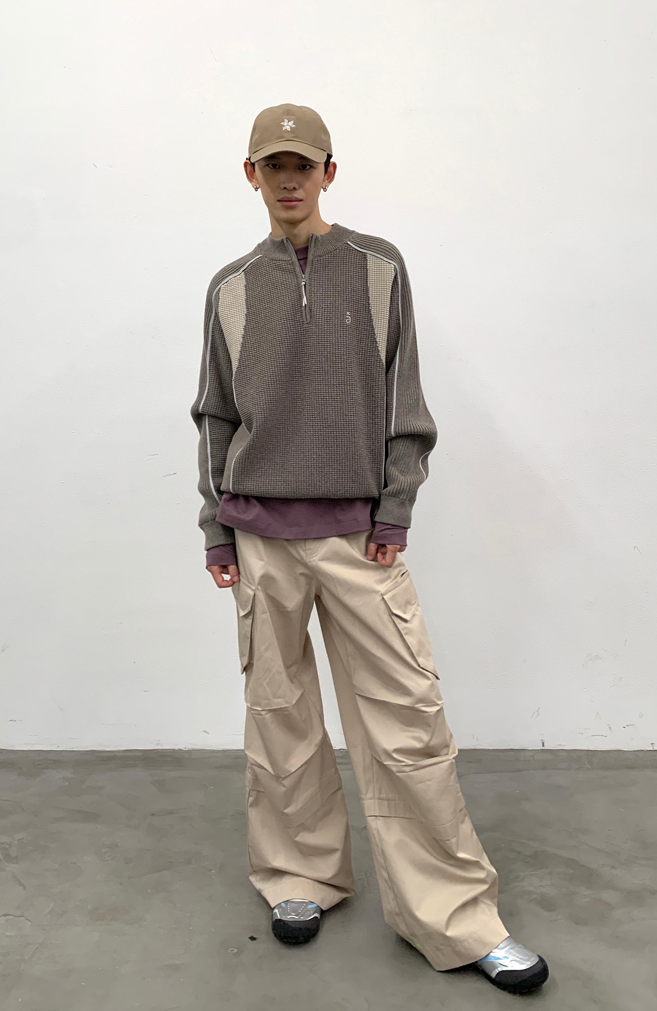 ROARINGWILD A ARCH Contrast Panel Raglan Half-Zip Sweater