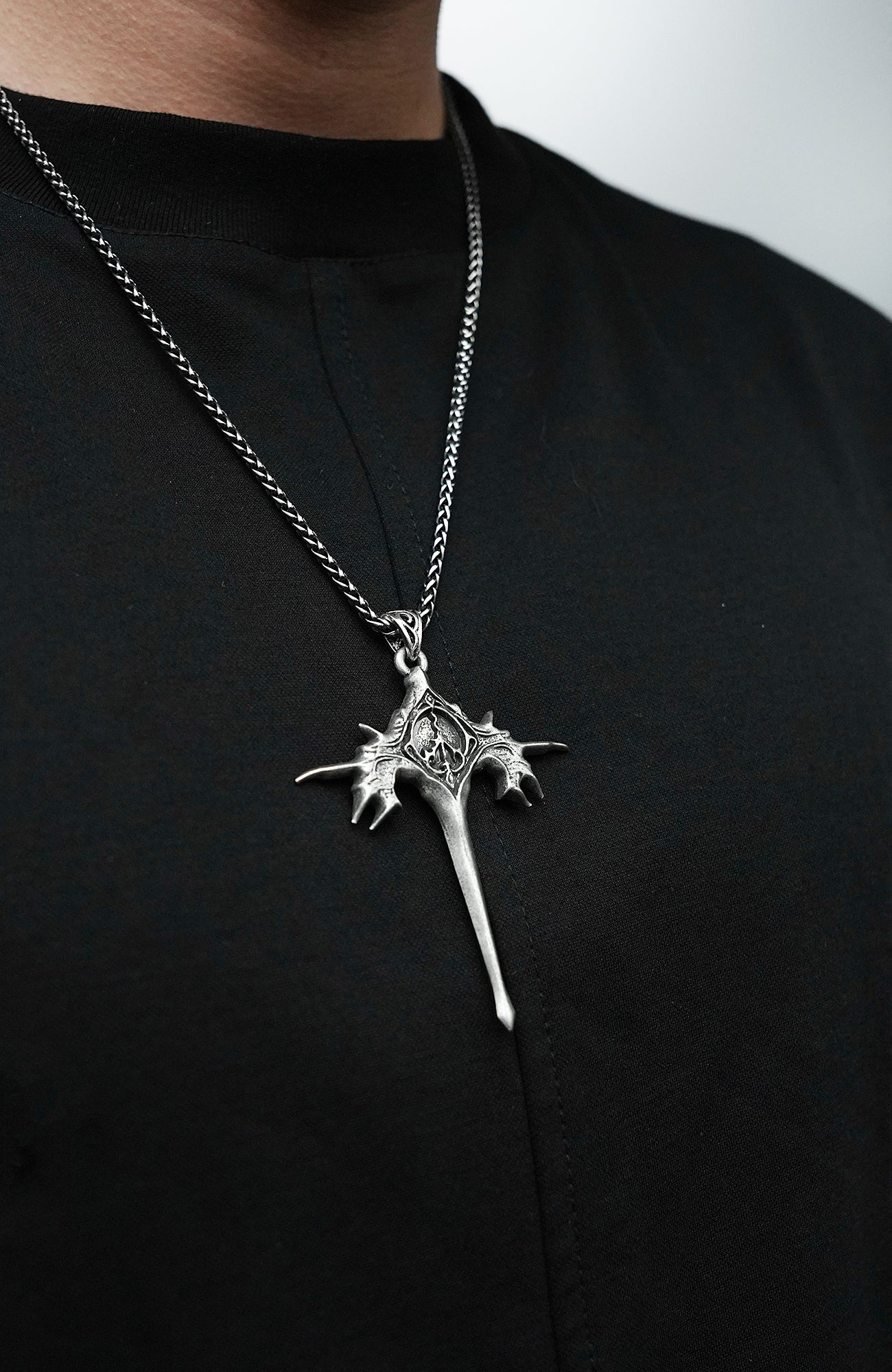 SSIN7 Thorn Cross Pendant Necklace