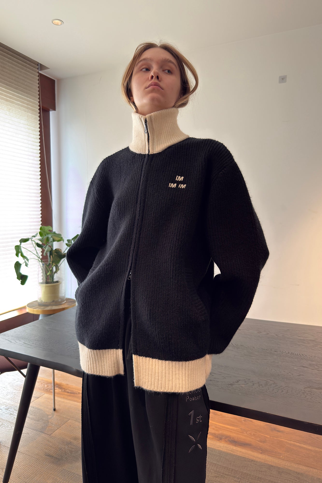 MIICHOUS Contrast Embroidered Turtle Neck Cardigan