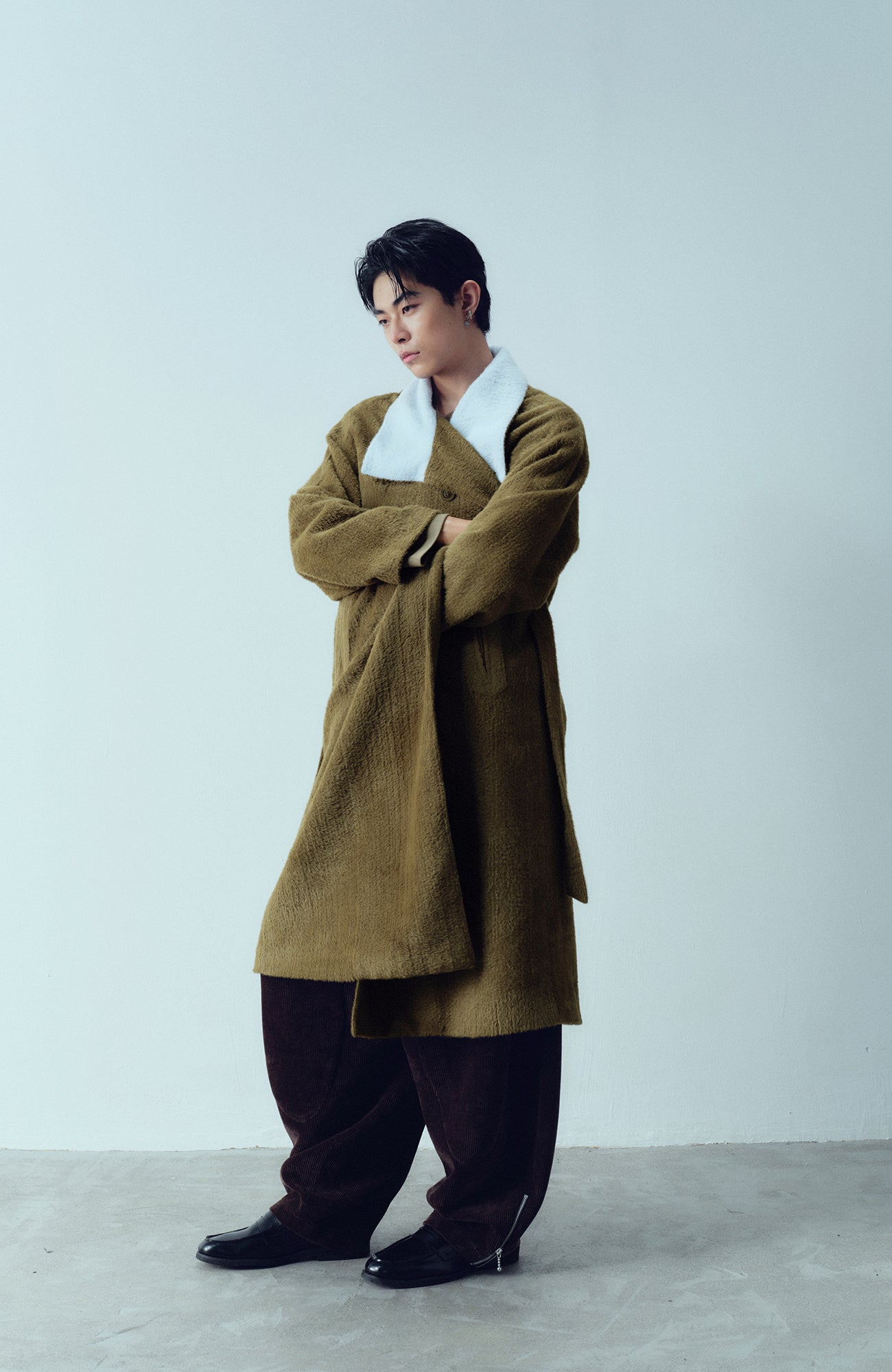 KADAKADA  Double-Breasted Contrast Fuzzy Collar Overcoat